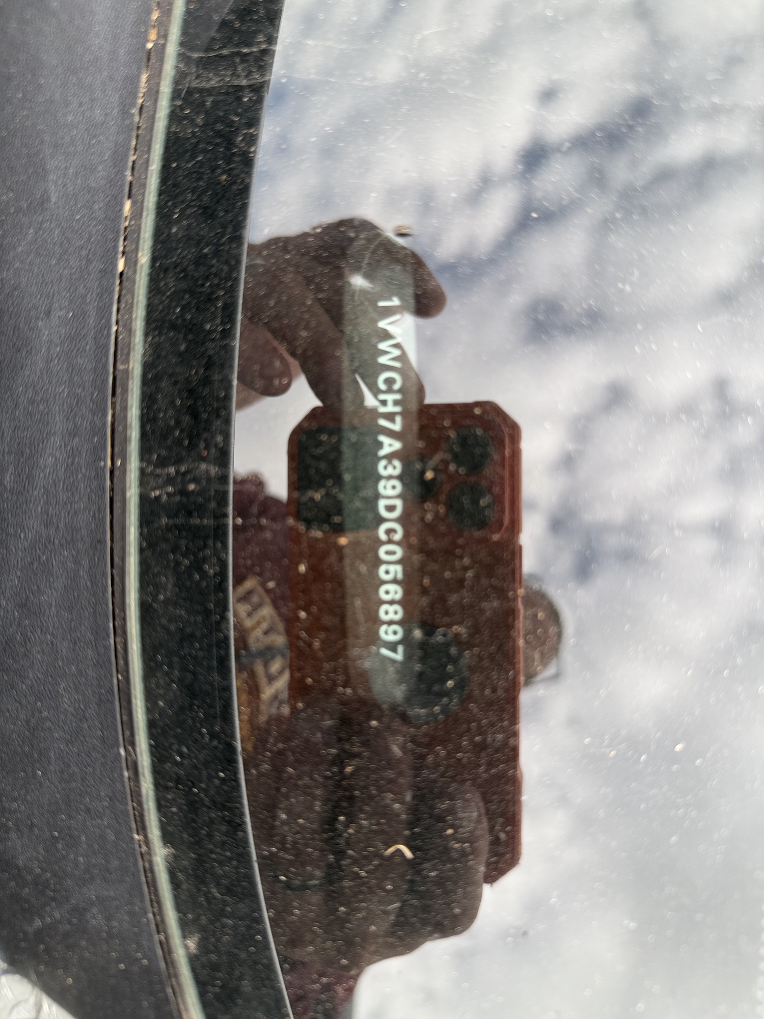2013 volkswagen passat 2.5l-sel with 160900 miles for sale near Elk River, Minnesota 106607_48_windshield_vin_plate.jpg