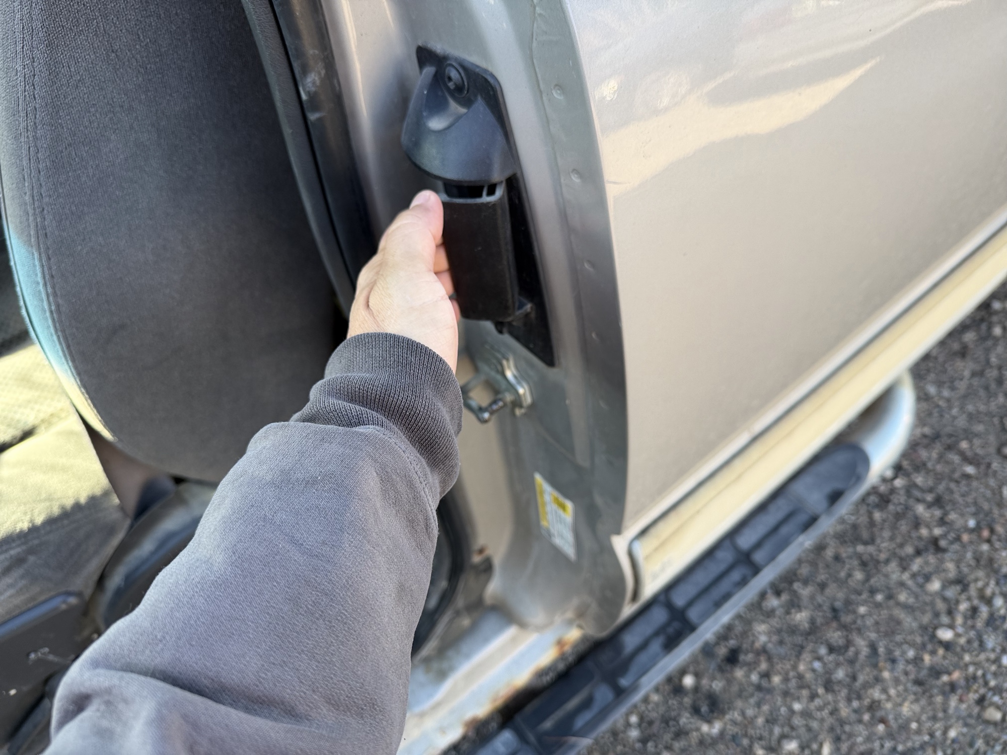 2007 chevrolet silverado-classic-1500 ls-ext.-cab-4wd for sale near Elk River, Minnesota 106608_25_drv_rear_door_panel.jpg