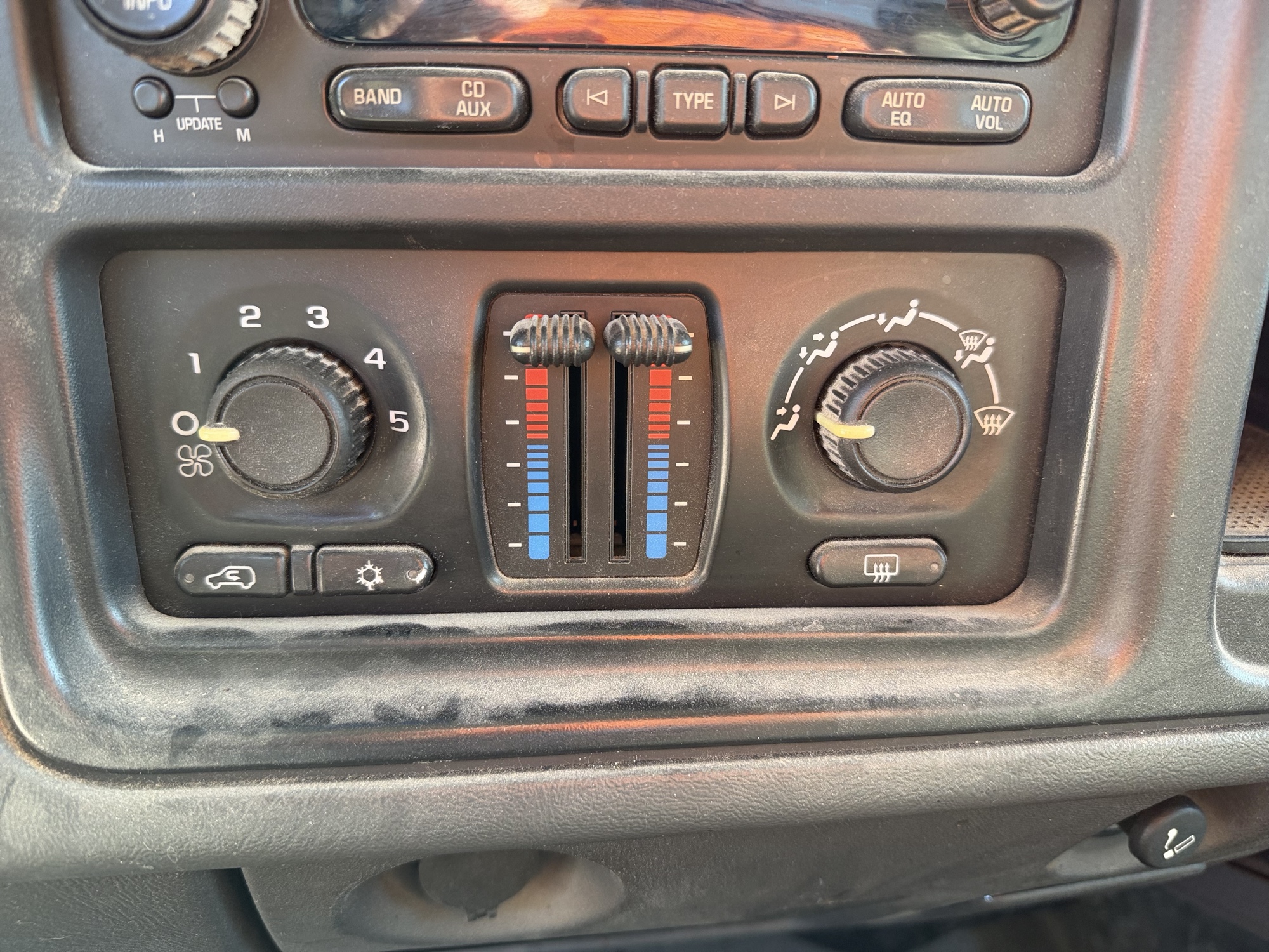 2007 chevrolet silverado-classic-1500 ls-ext.-cab-4wd for sale near Elk River, Minnesota 106608_40_climate_control.jpg