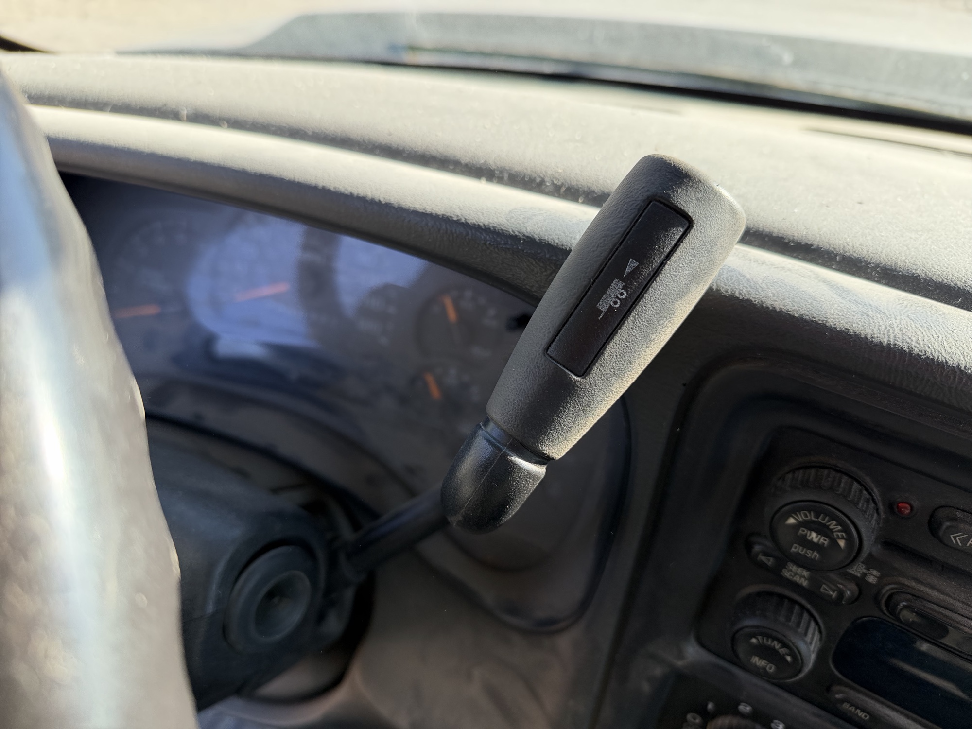 2007 chevrolet silverado-classic-1500 ls-ext.-cab-4wd for sale near Elk River, Minnesota 106608_41_shifter.jpg