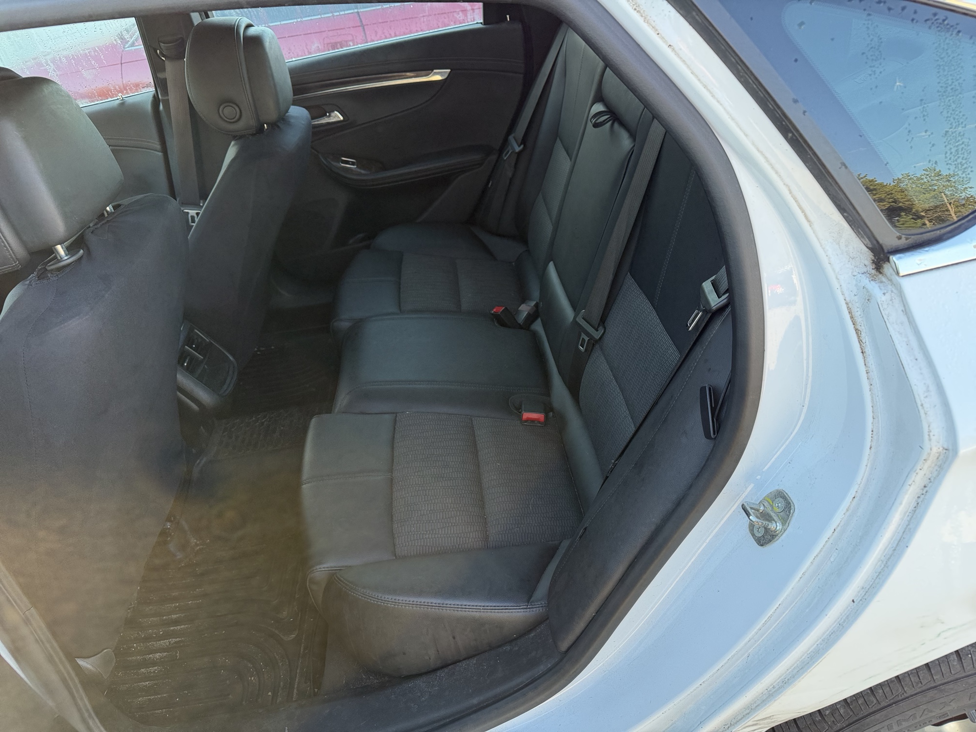 2014 chevrolet impala 1lt with 148521 miles for sale near Elk River, Minnesota 106609_24_drv_rear_seat.jpg