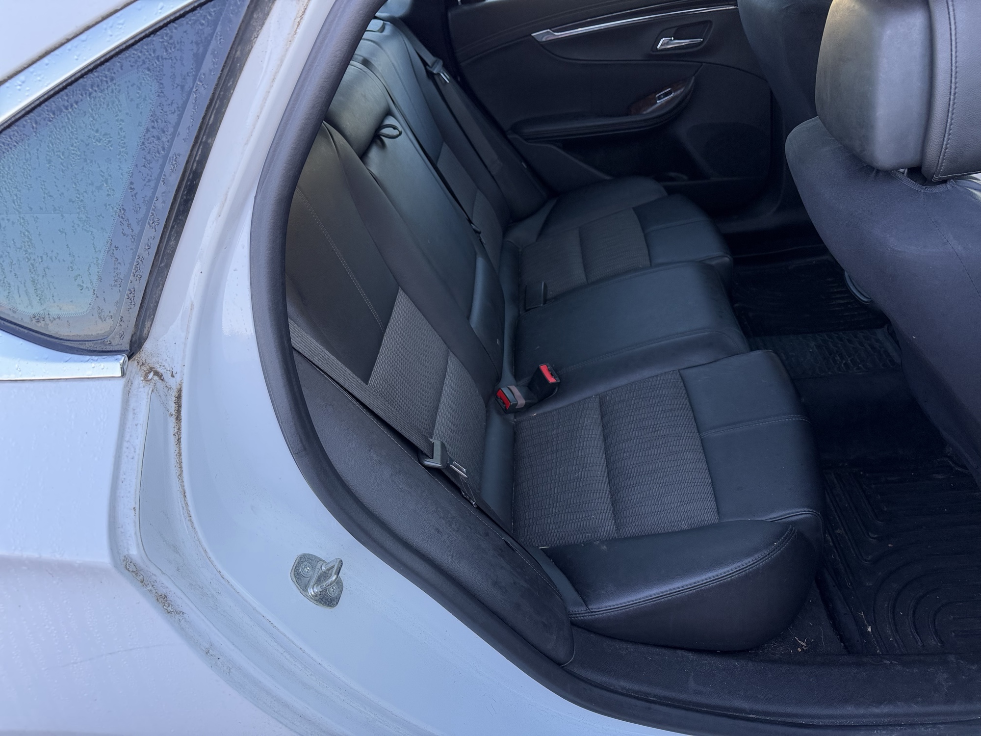 2014 chevrolet impala 1lt with 148521 miles for sale near Elk River, Minnesota 106609_28_pass_rear_seat.jpg