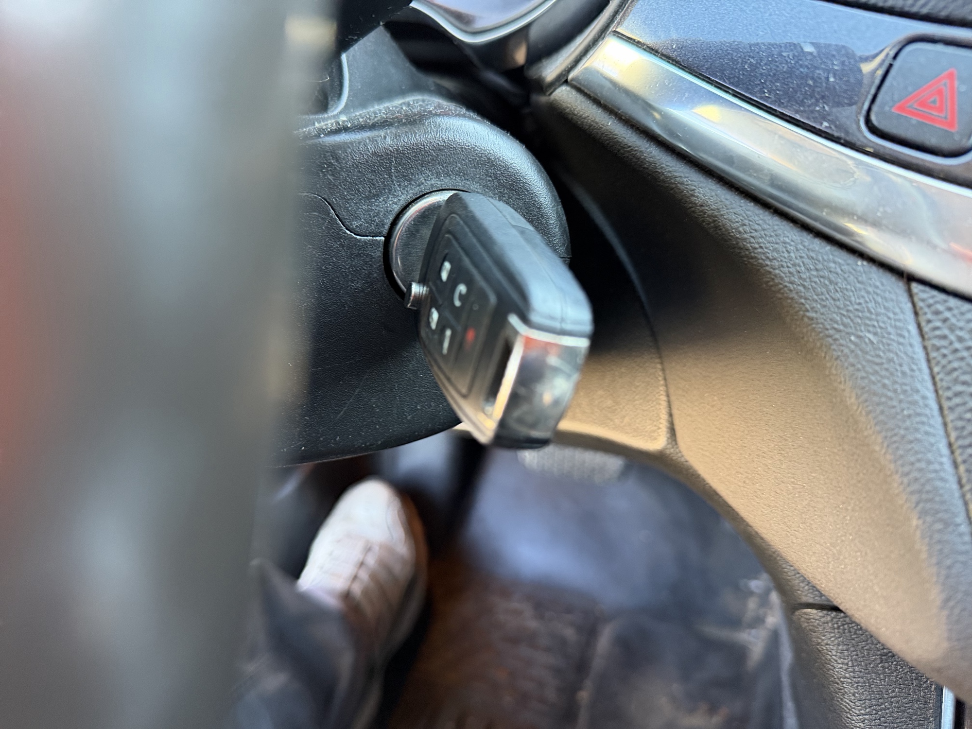 2014 chevrolet impala 1lt with 148521 miles for sale near Elk River, Minnesota 106609_51_keys.jpg