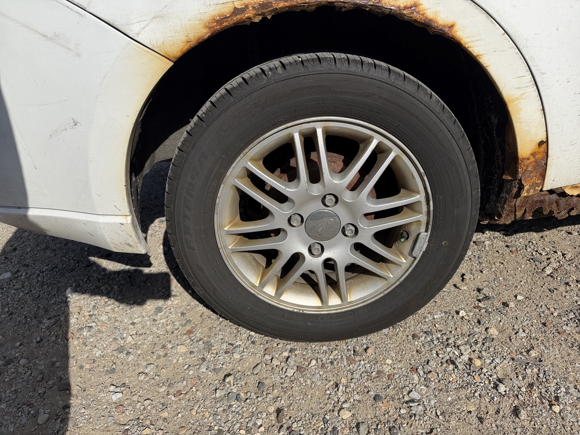 2008 ford focus ses-sedan with 288350 miles for sale near Elk River, Minnesota 106610_14_rear_pass_wheel.jpg
