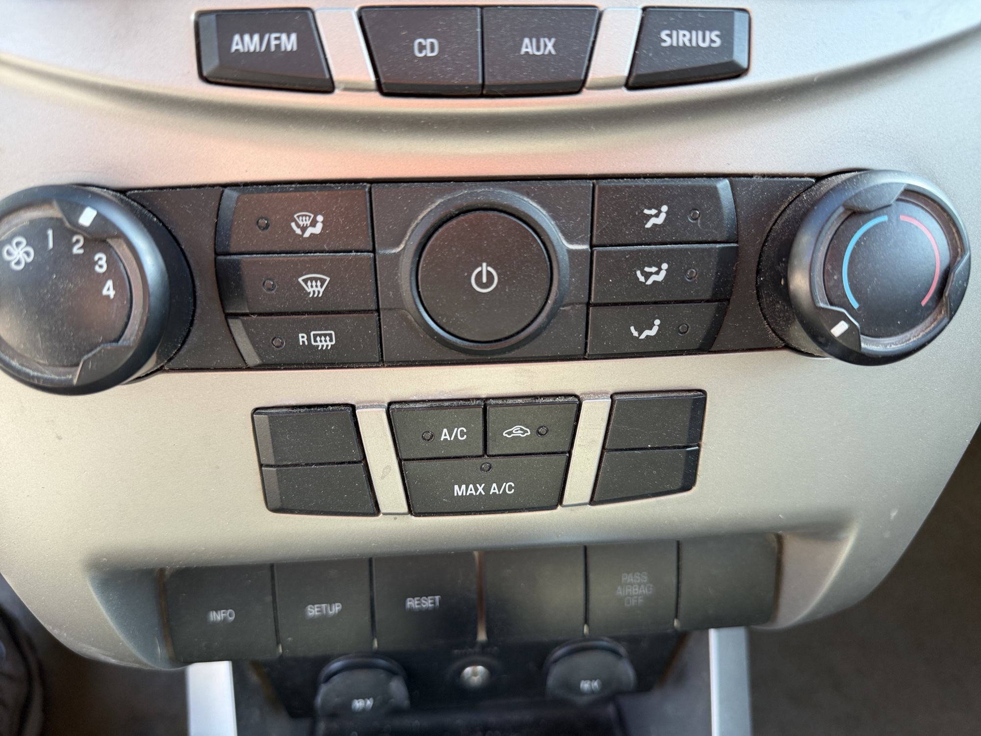 2008 ford focus ses-sedan with 288350 miles for sale near Elk River, Minnesota 106610_40_climate_control.jpg