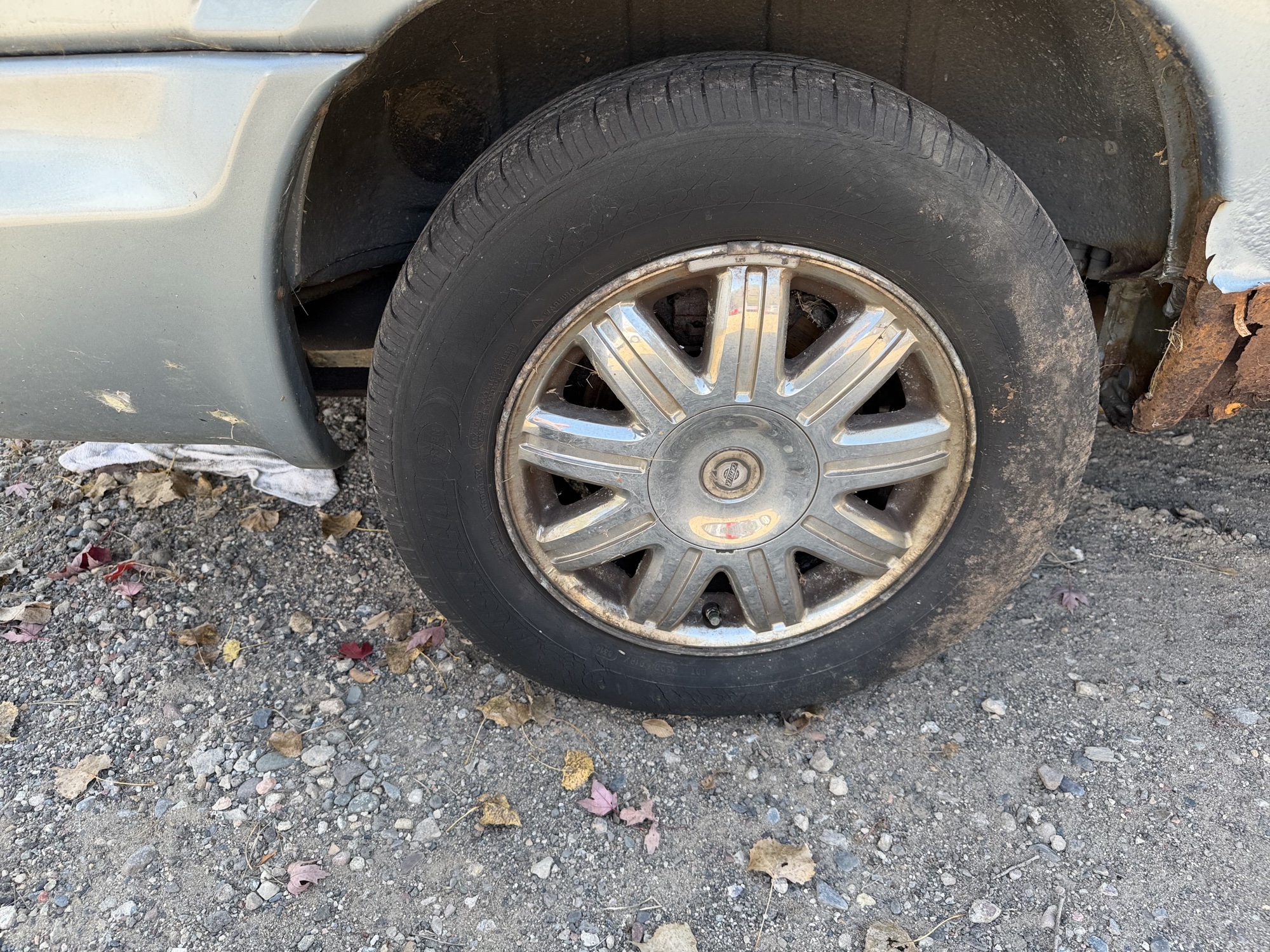 2005 dodge grand-caravan sxt for sale near Elk River, Minnesota 106611_14_rear_pass_wheel.jpg