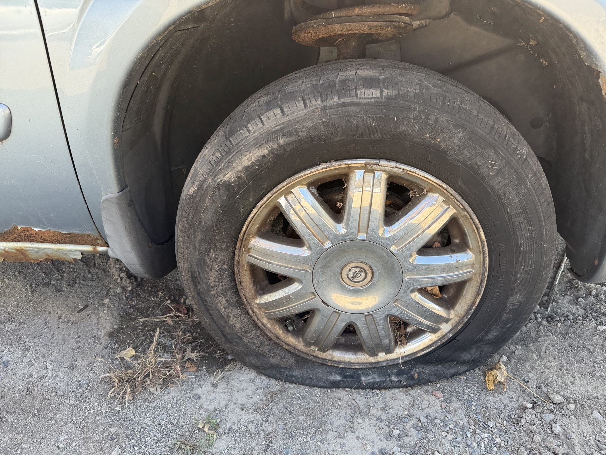 2005 dodge grand-caravan sxt for sale near Elk River, Minnesota 106611_15_front_pass_wheel.jpg