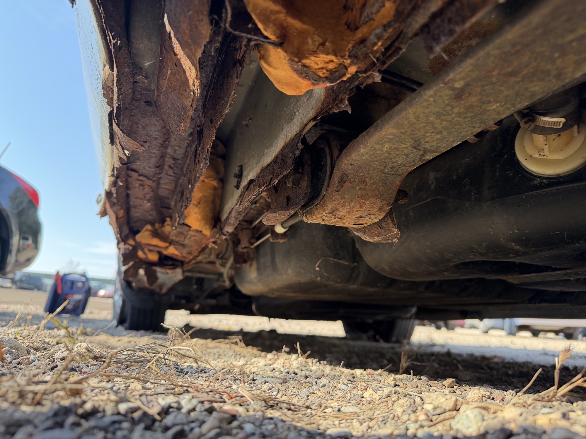 2005 dodge grand-caravan sxt for sale near Elk River, Minnesota 106611_18_undercar_rear_drv.jpg