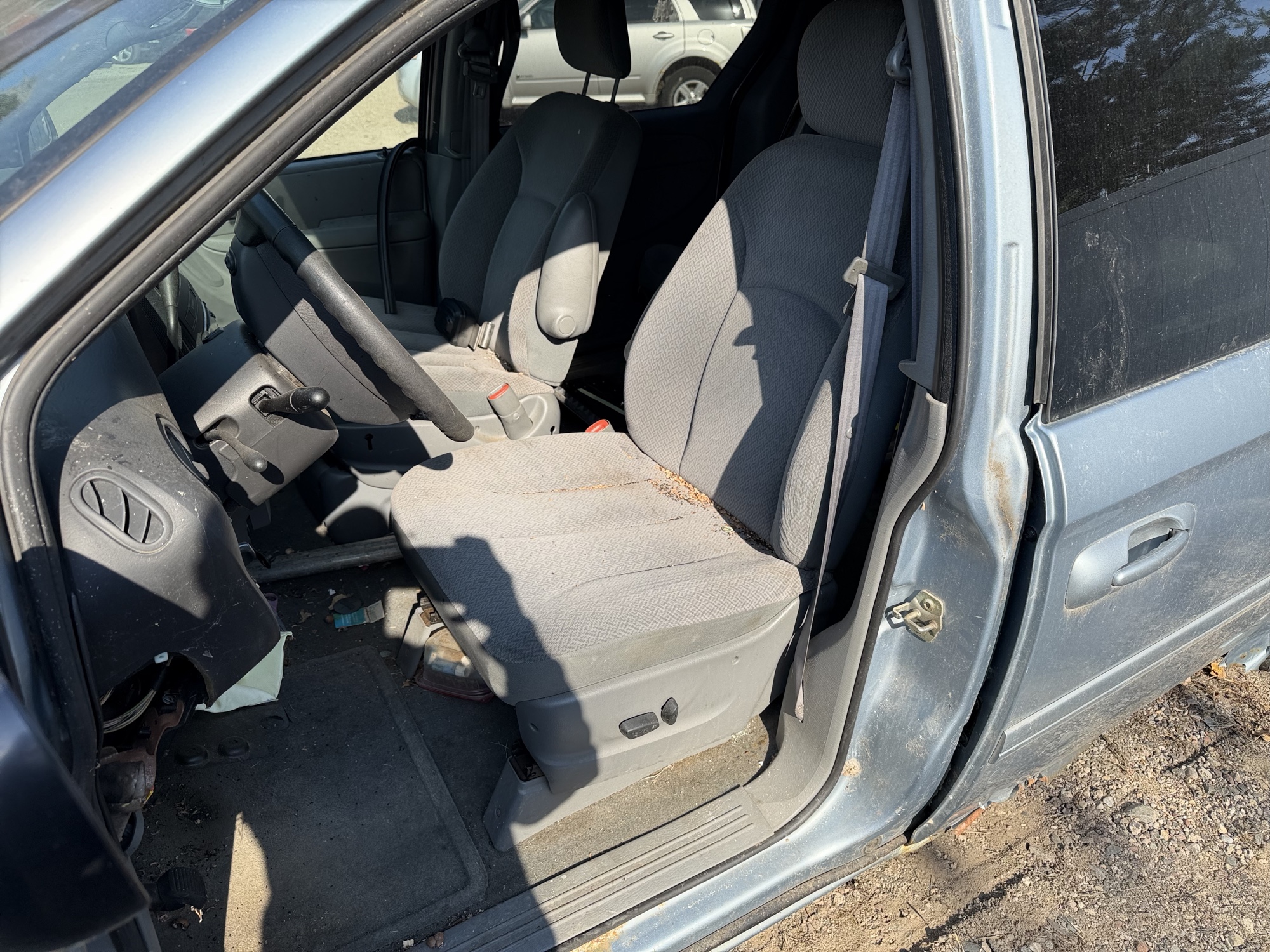 2005 dodge grand-caravan sxt for sale near Elk River, Minnesota 106611_22_driver_seat.jpg