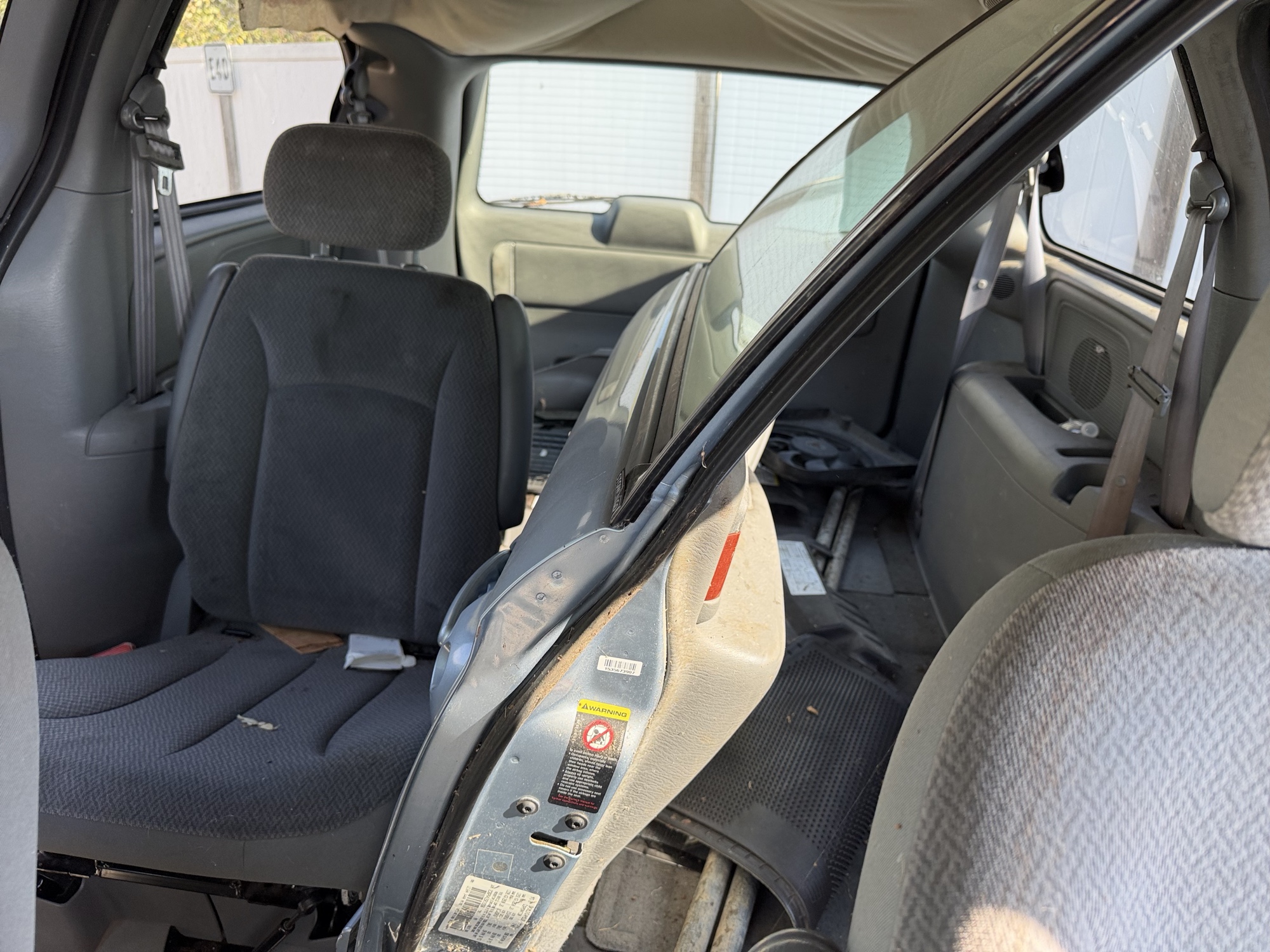 2005 dodge grand-caravan sxt for sale near Elk River, Minnesota 106611_24_drv_rear_seat.jpg