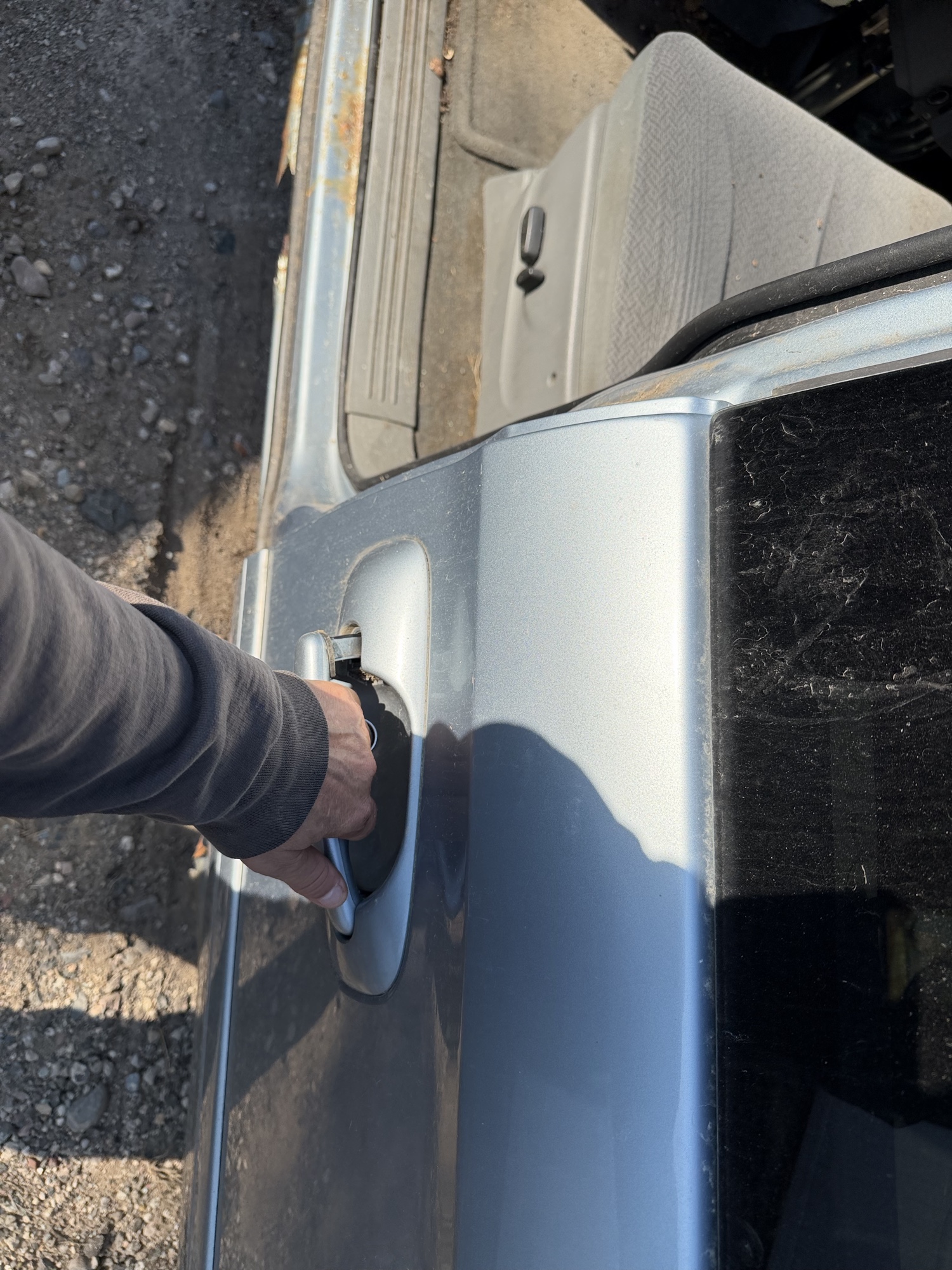 2005 dodge grand-caravan sxt for sale near Elk River, Minnesota 106611_25_drv_rear_door_panel.jpg