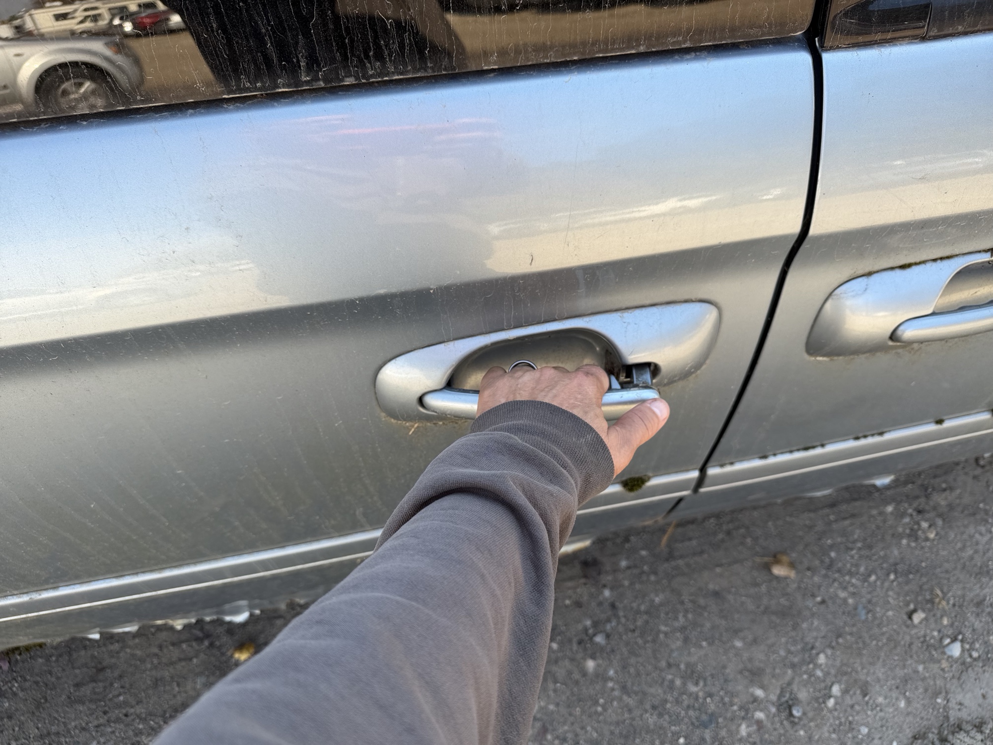 2005 dodge grand-caravan sxt for sale near Elk River, Minnesota 106611_30_pass_rear_door_panel.jpg