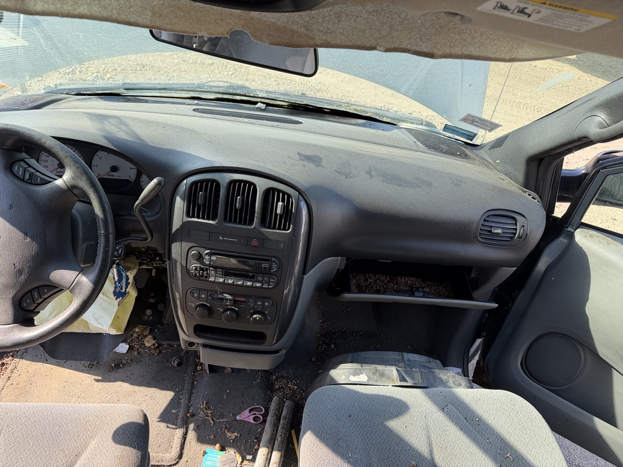 2005 dodge grand-caravan sxt for sale near Elk River, Minnesota 106611_34_whole_dash.jpg