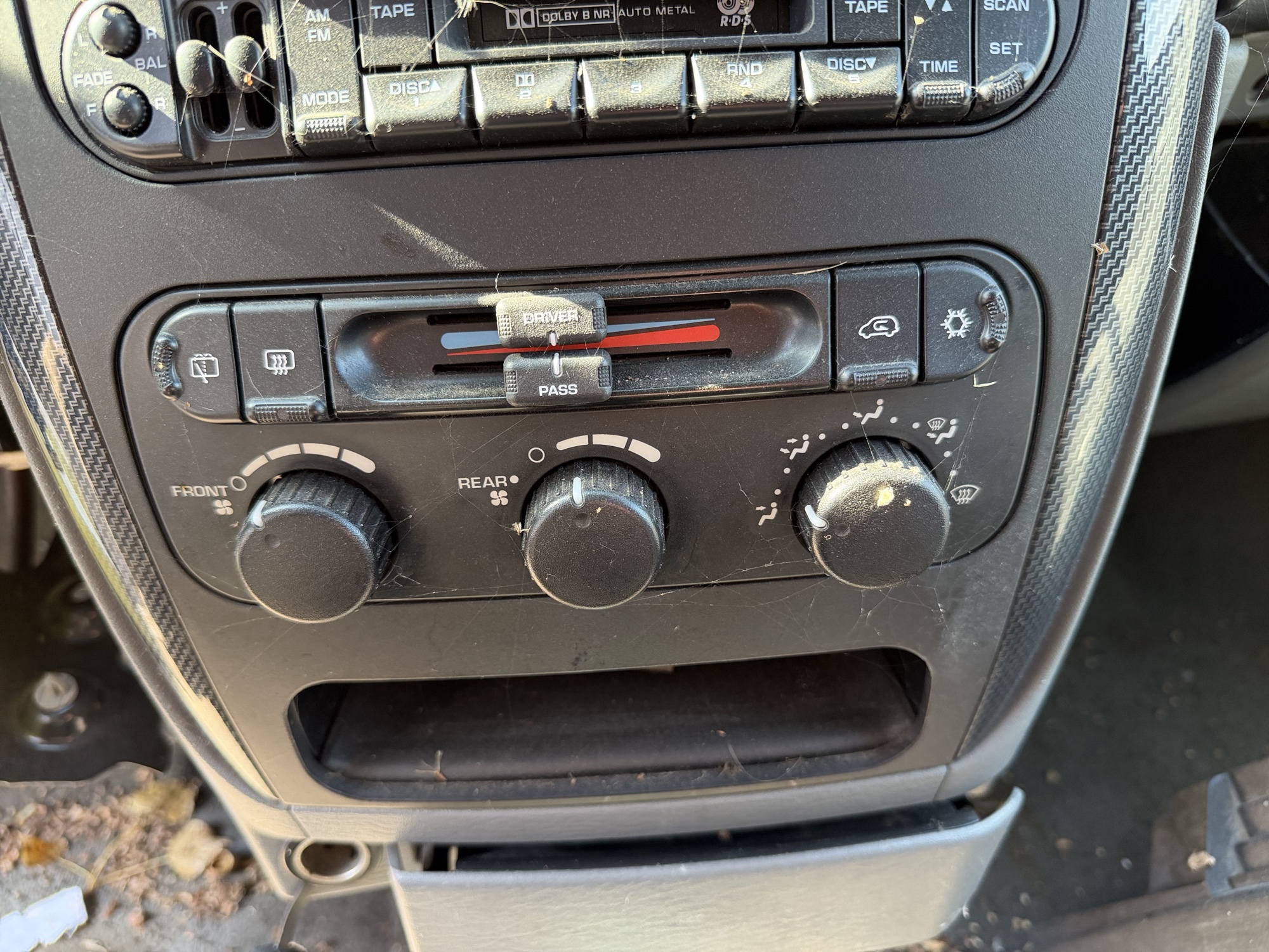 2005 dodge grand-caravan sxt for sale near Elk River, Minnesota 106611_40_climate_control.jpg