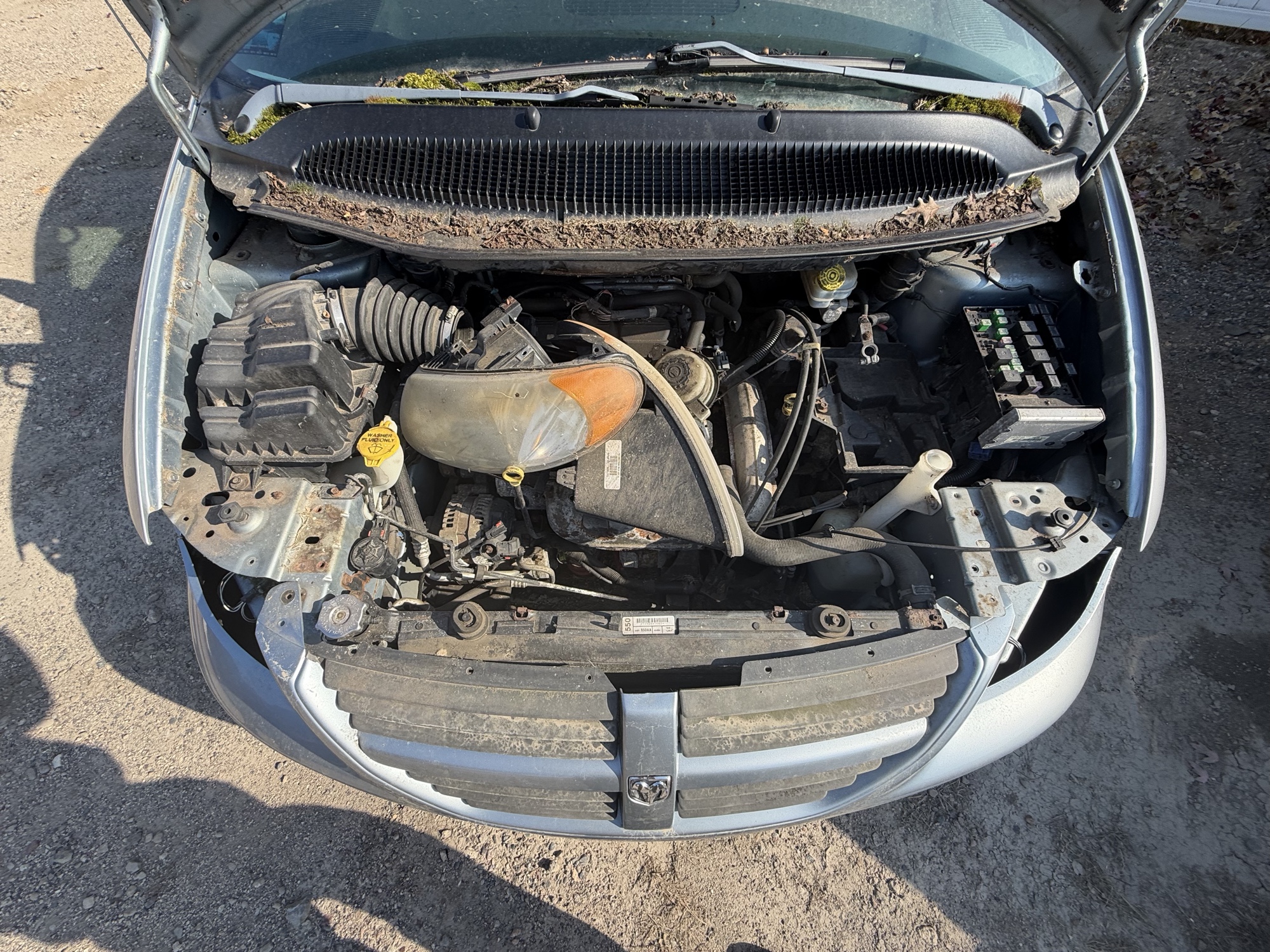 2005 dodge grand-caravan sxt for sale near Elk River, Minnesota 106611_49_engine_bay.jpg