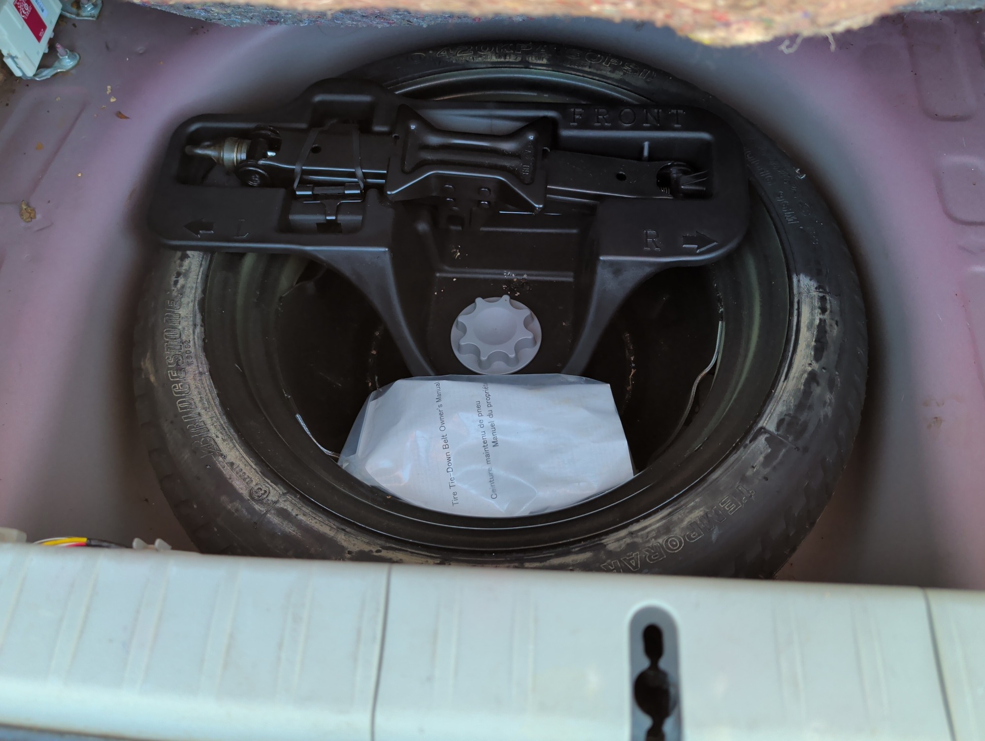 2009 toyota prius 4-door-liftback with 182239 miles for sale near Elk River, Minnesota 106613_27_spare_tire.jpg
