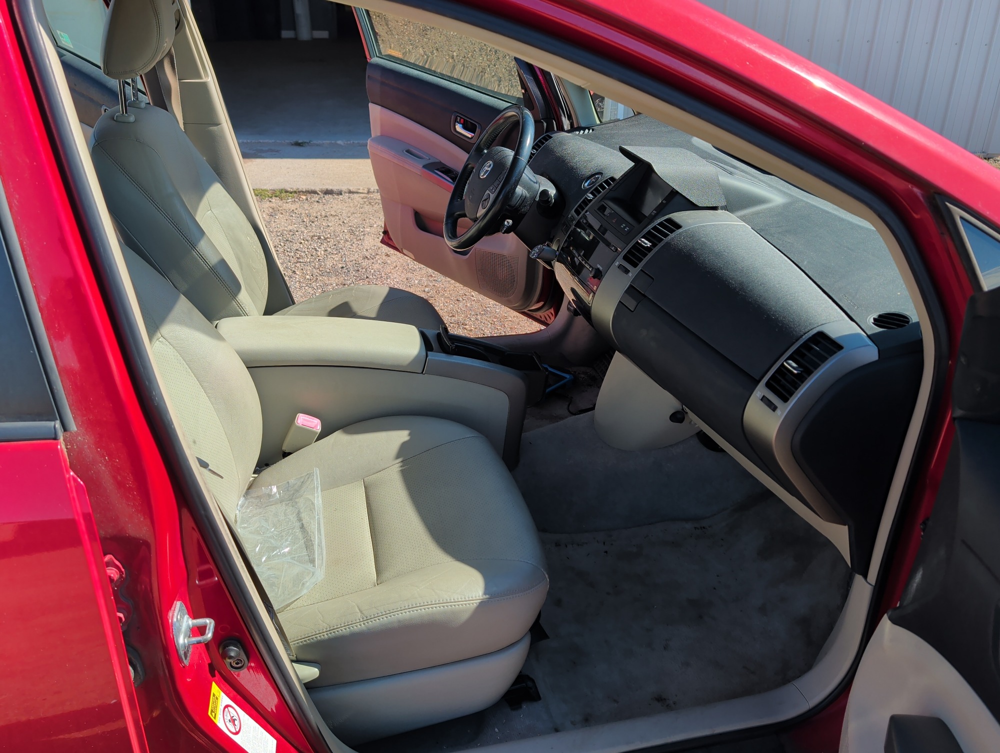 2009 toyota prius 4-door-liftback with 182239 miles for sale near Elk River, Minnesota 106613_31_passenger_seat.jpg