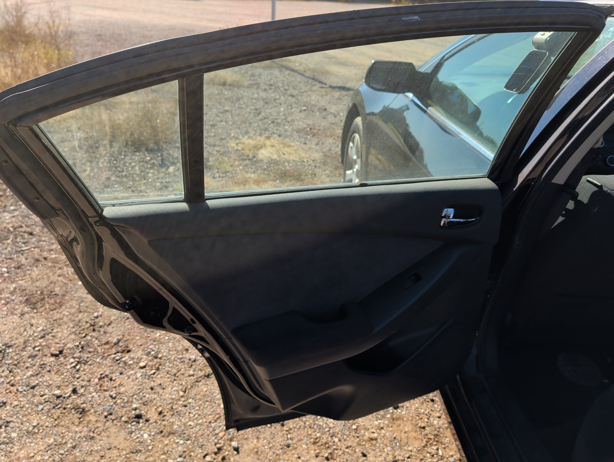 2008 nissan altima 2.5-s with 182605 miles for sale near Elk River, Minnesota 106614_25_drv_rear_door_panel.jpg