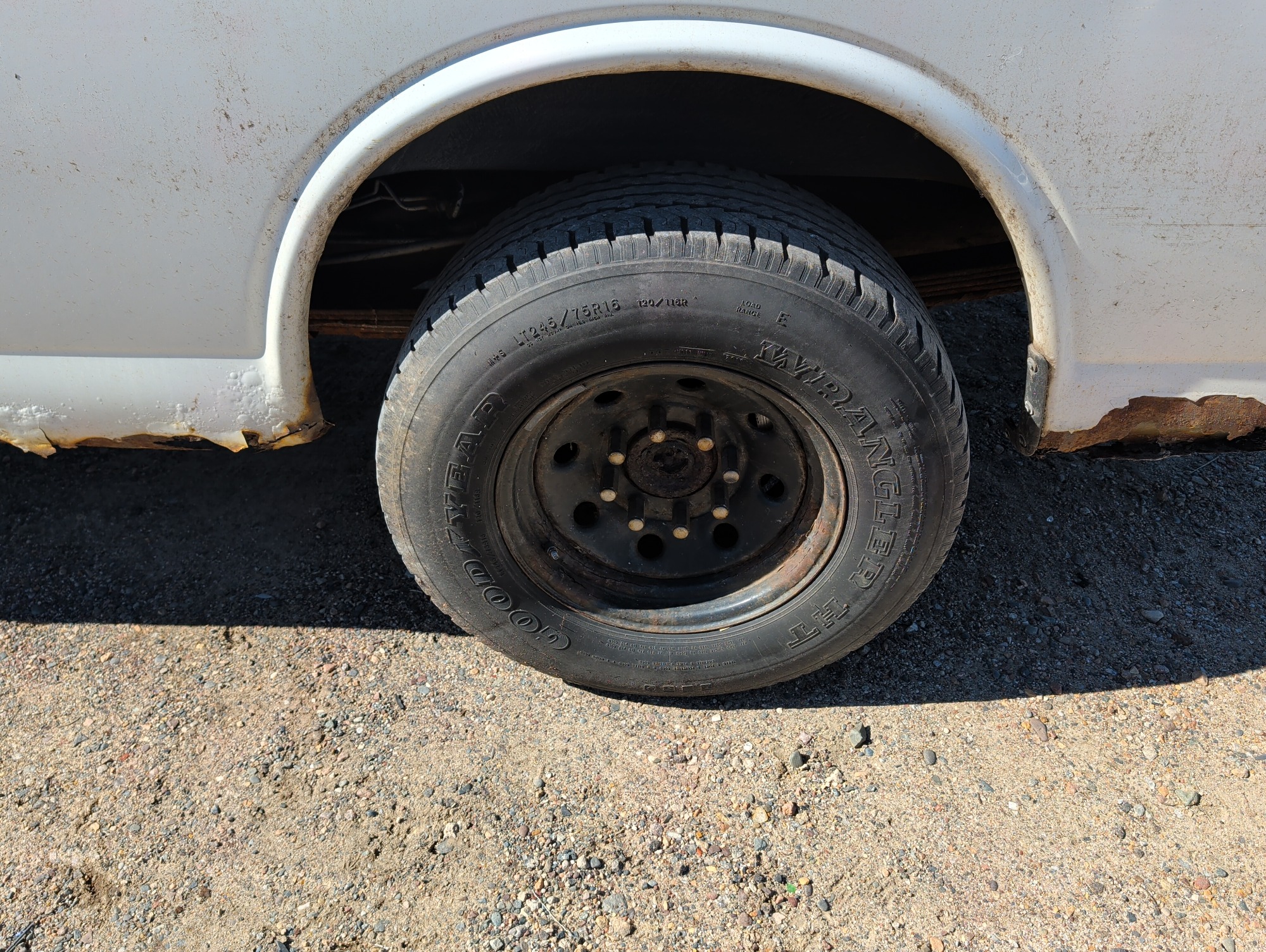 2008 chevrolet express ls-3500-extended with 167680 miles for sale near Elk River, Minnesota 106615_13_rear_drv_wheel.jpg
