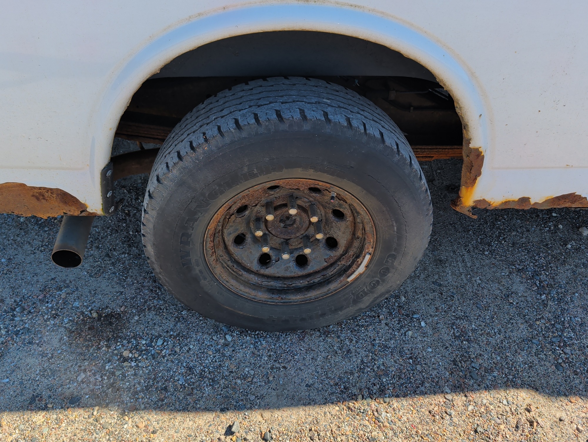 2008 chevrolet express ls-3500-extended with 167680 miles for sale near Elk River, Minnesota 106615_14_rear_pass_wheel.jpg