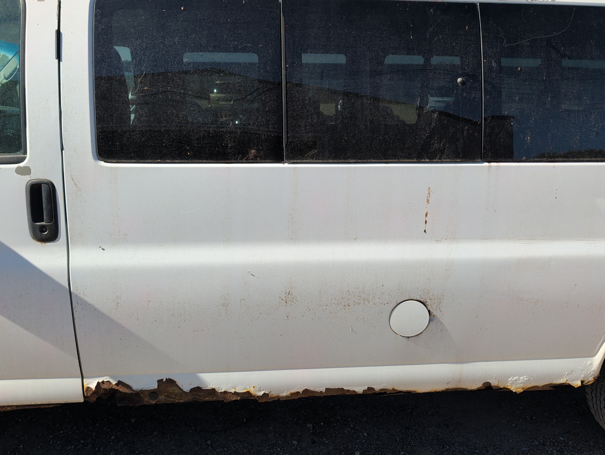 2008 chevrolet express ls-3500-extended with 167680 miles for sale near Elk River, Minnesota 106615_25_drv_rear_door_panel.jpg