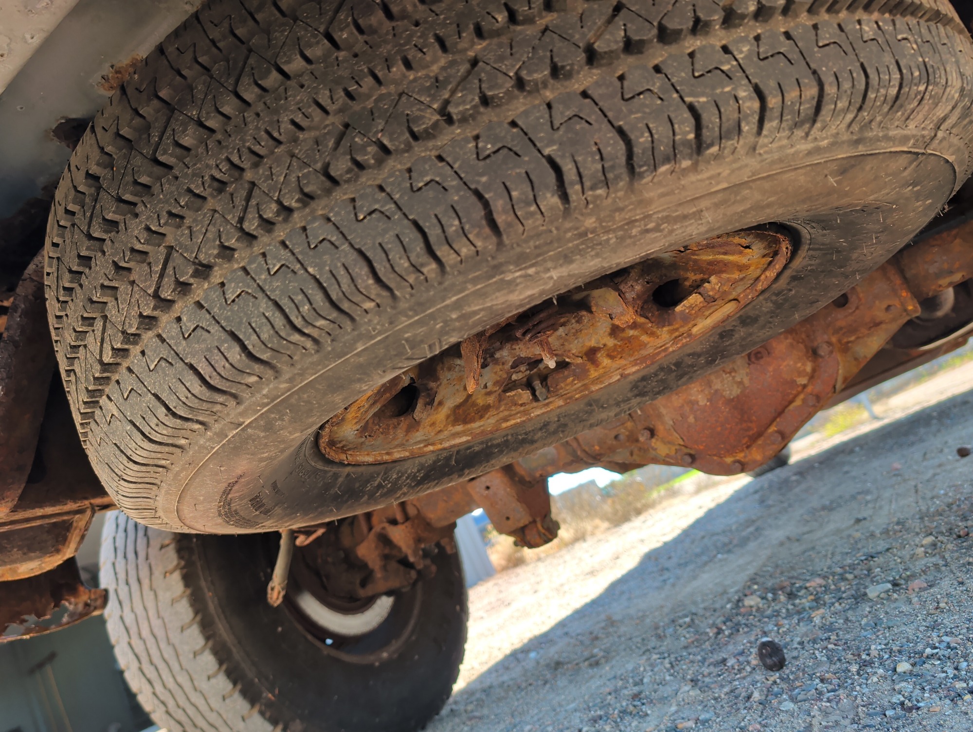 2008 chevrolet express ls-3500-extended with 167680 miles for sale near Elk River, Minnesota 106615_27_spare_tire.jpg