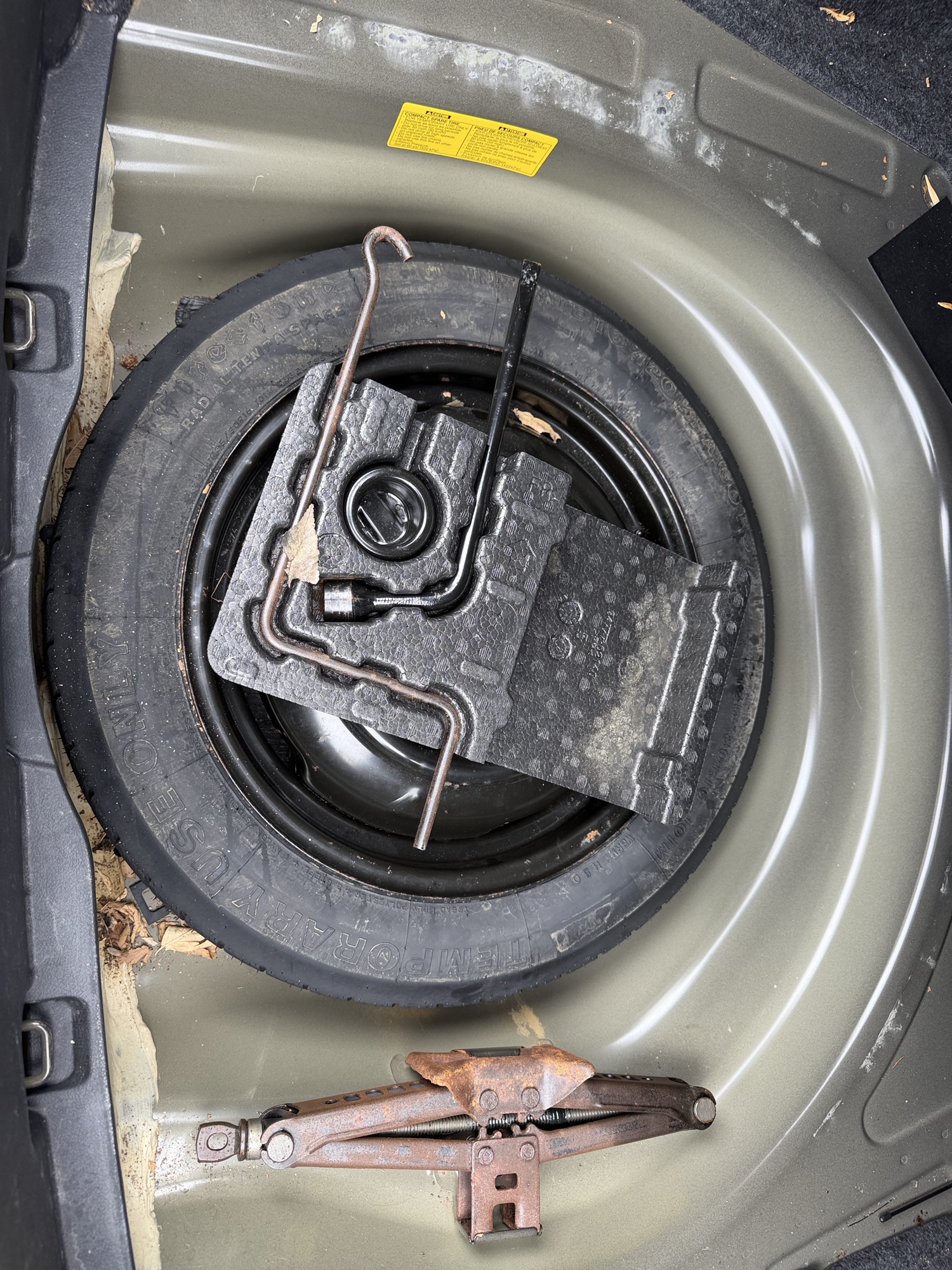 2010 toyota corolla le-4-speed-at with 170238 miles for sale near Elk River, Minnesota 106616_27_spare_tire.jpg