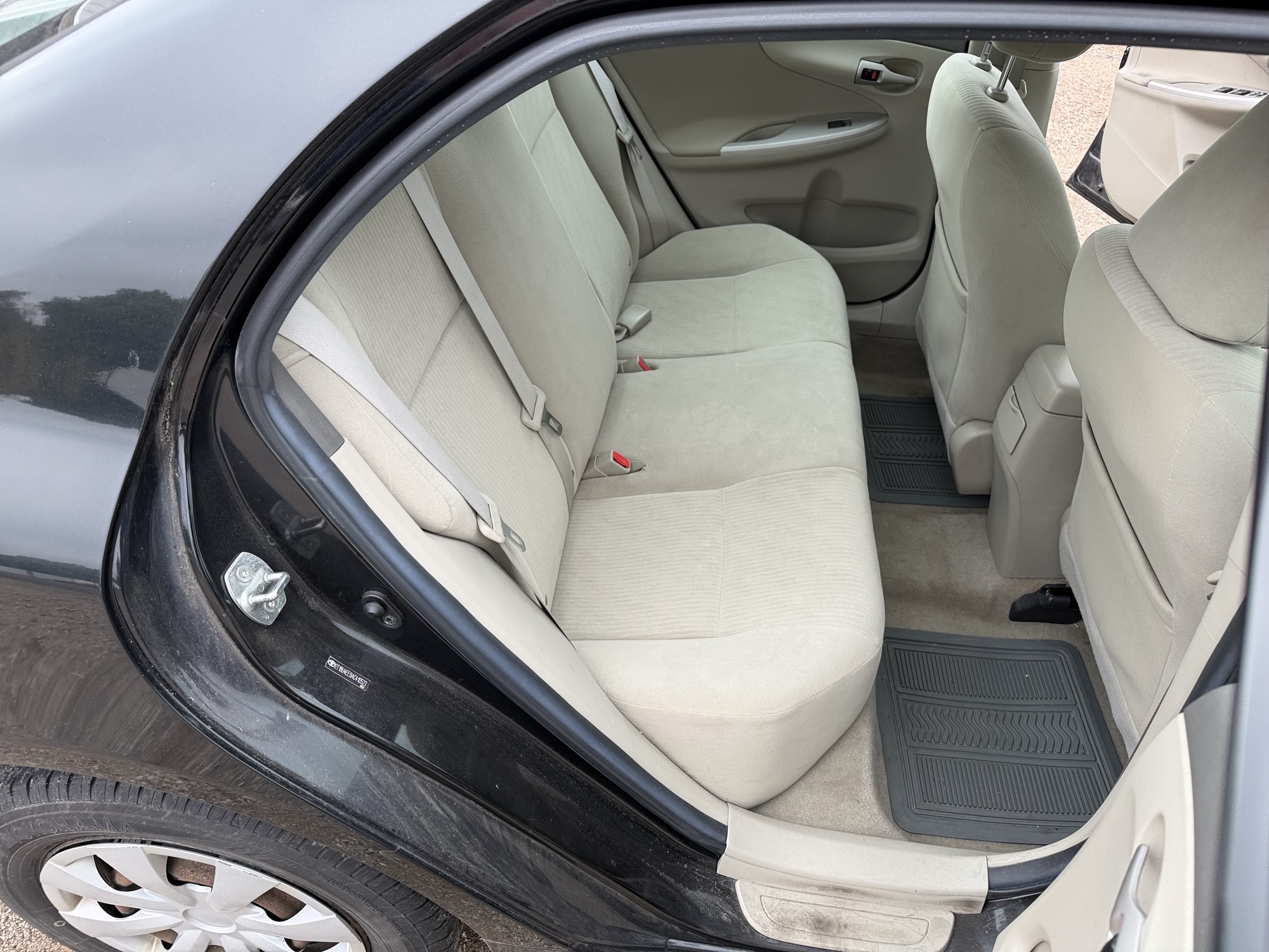 2010 toyota corolla le-4-speed-at with 170238 miles for sale near Elk River, Minnesota 106616_28_pass_rear_seat.jpg