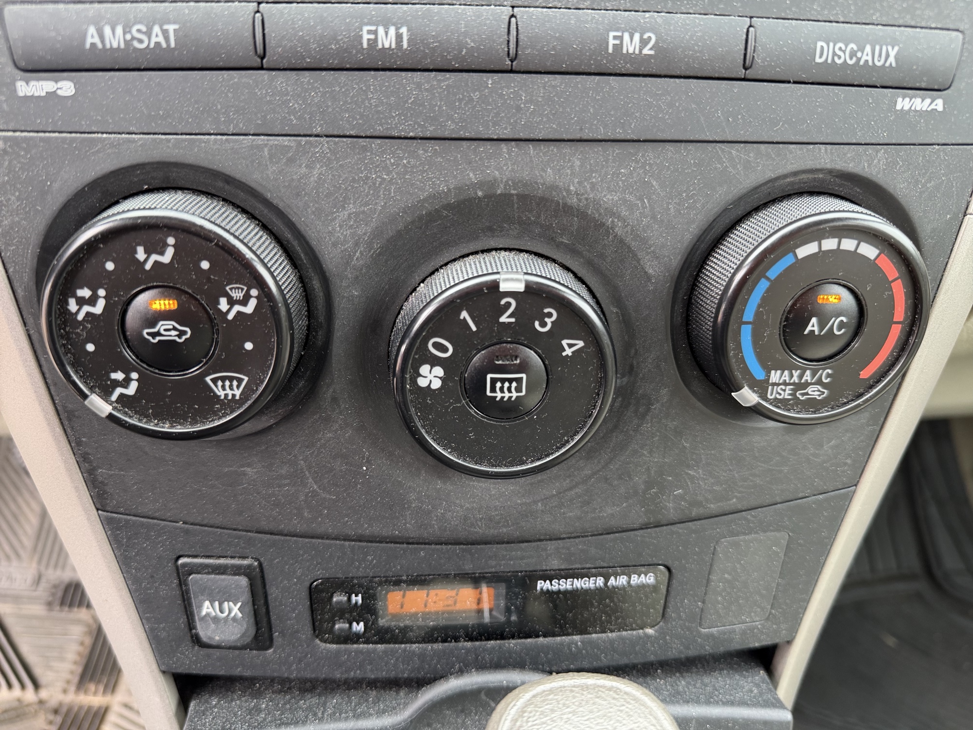 2010 toyota corolla le-4-speed-at with 170238 miles for sale near Elk River, Minnesota 106616_40_climate_control.jpg