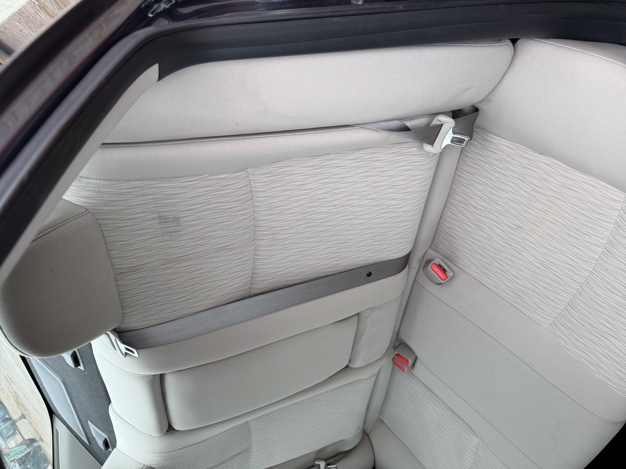 2015 nissan sentra s-6mt with 70790 miles for sale near St. Louis, Missouri 106617_24_drv_rear_seat.jpg