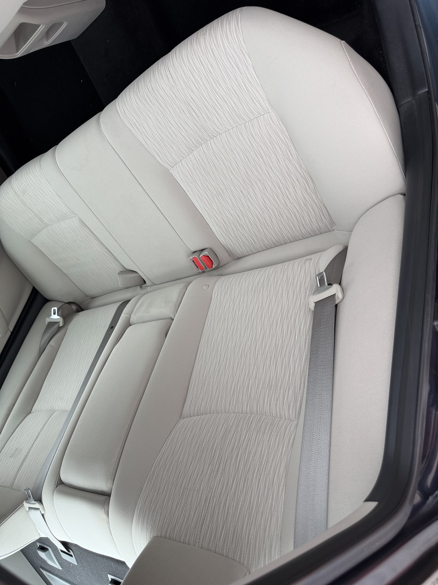 2015 nissan sentra s-6mt with 70790 miles for sale near St. Louis, Missouri 106617_28_pass_rear_seat.jpg