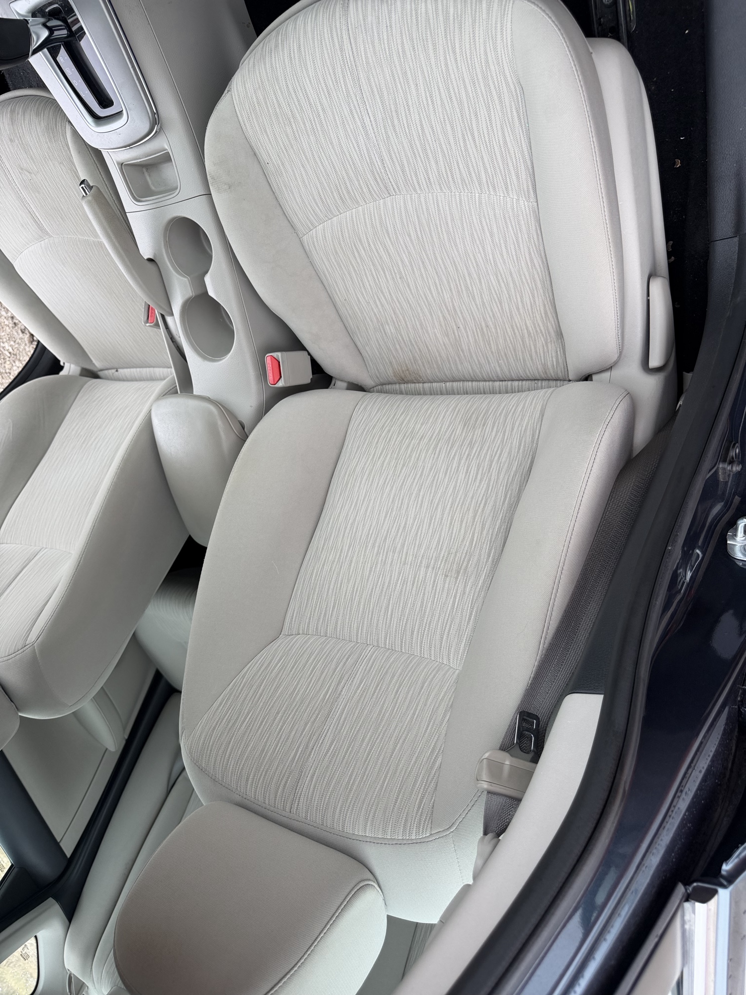2015 nissan sentra s-6mt with 70790 miles for sale near St. Louis, Missouri 106617_31_passenger_seat.jpg