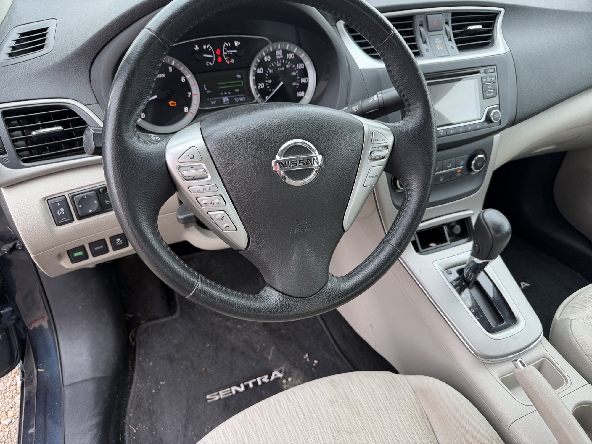 2015 nissan sentra s-6mt with 70790 miles for sale near St. Louis, Missouri 106617_36_steering_wheel.jpg