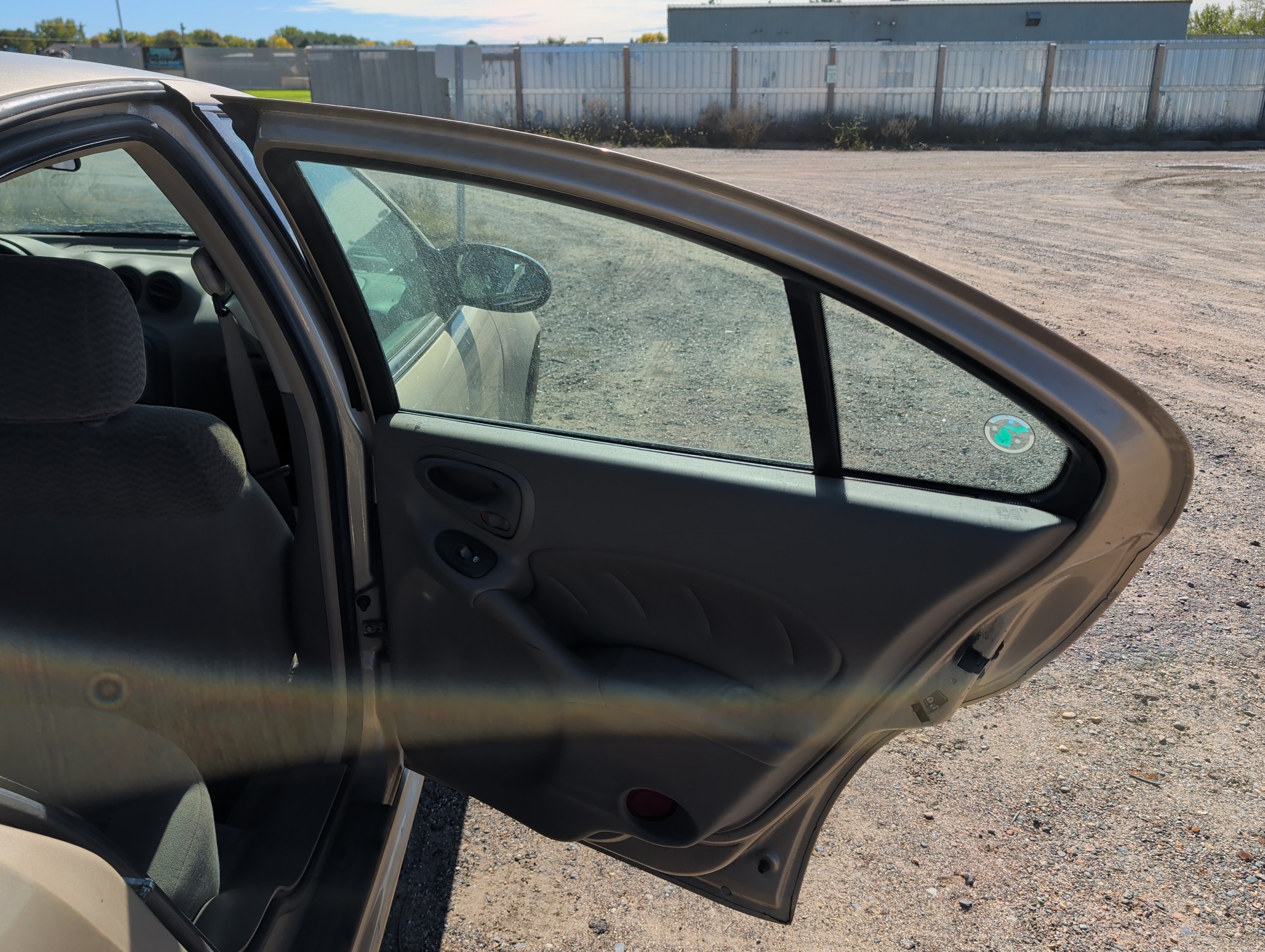 2004 pontiac grand-am se1-sedan with 91565 miles for sale near Elk River, Minnesota 106619_30_pass_rear_door_panel.jpg