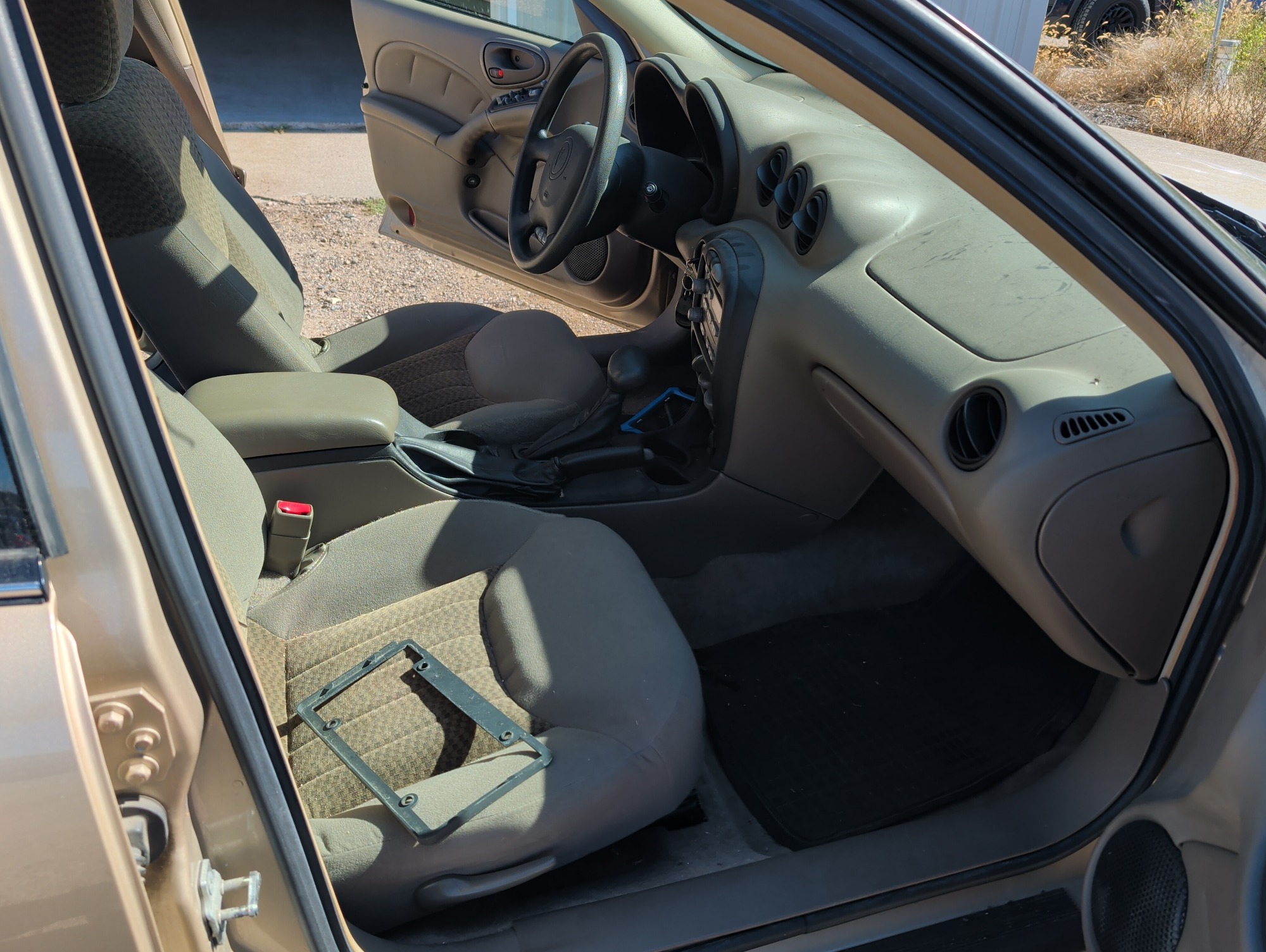 2004 pontiac grand-am se1-sedan with 91565 miles for sale near Elk River, Minnesota 106619_31_passenger_seat.jpg