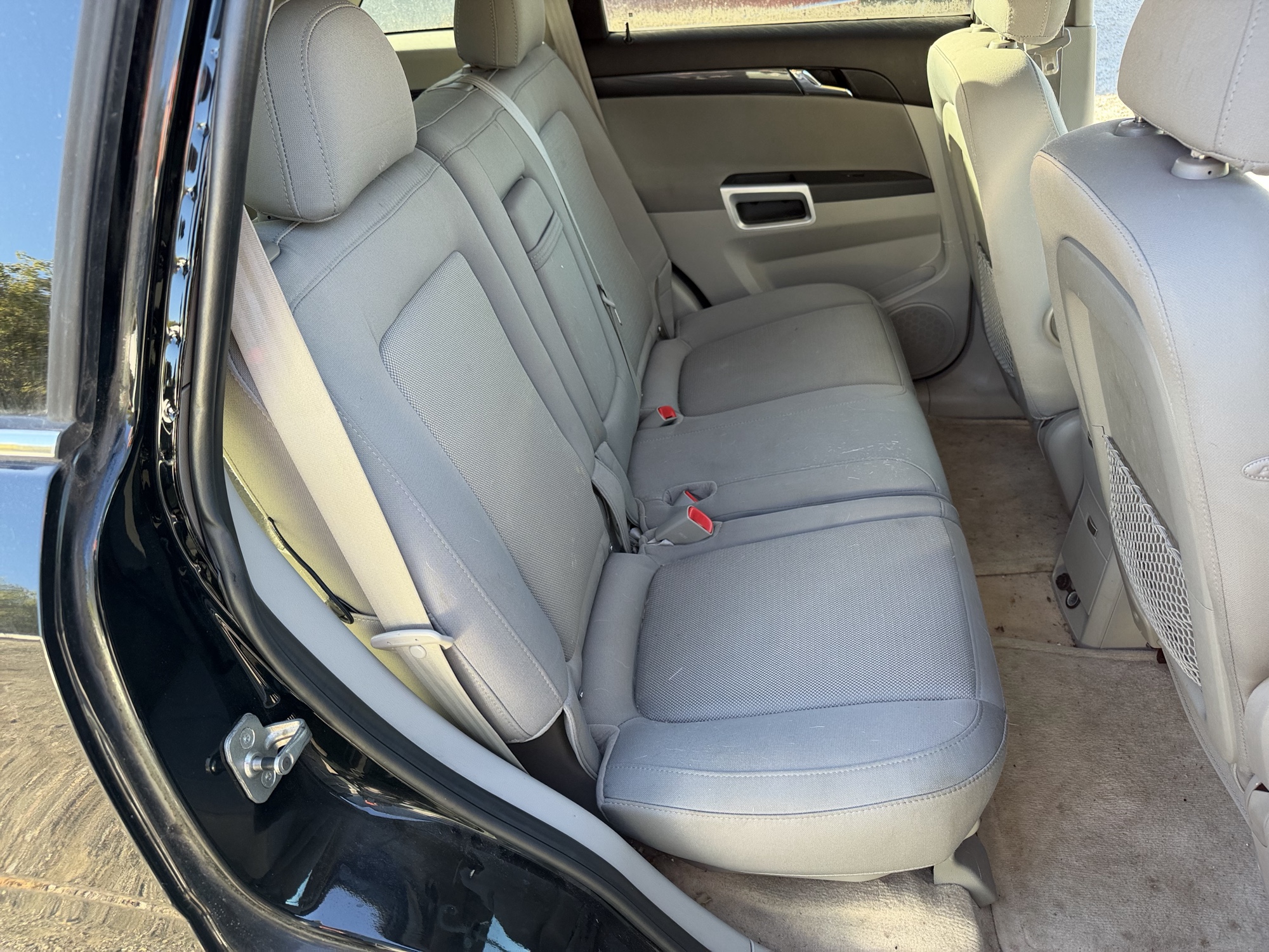 2009 saturn vue-green-line-hybrid fwd with 81619 miles for sale near Elk River, Minnesota 106620_28_pass_rear_seat.jpg