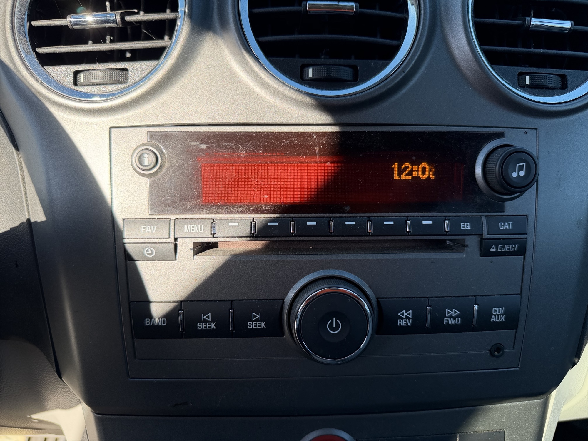 2009 saturn vue-green-line-hybrid fwd with 81619 miles for sale near Elk River, Minnesota 106620_39_radio_closeup.jpg