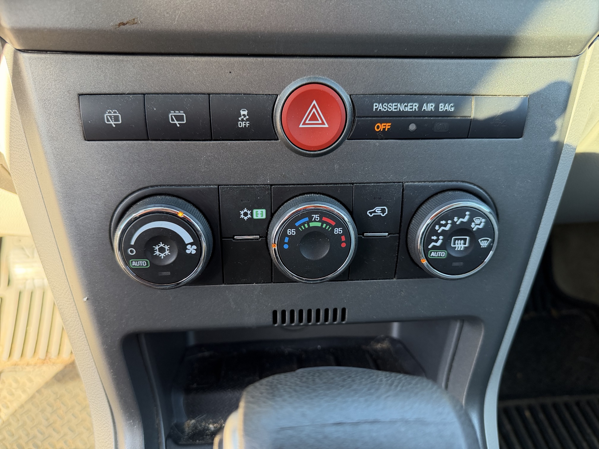2009 saturn vue-green-line-hybrid fwd with 81619 miles for sale near Elk River, Minnesota 106620_40_climate_control.jpg