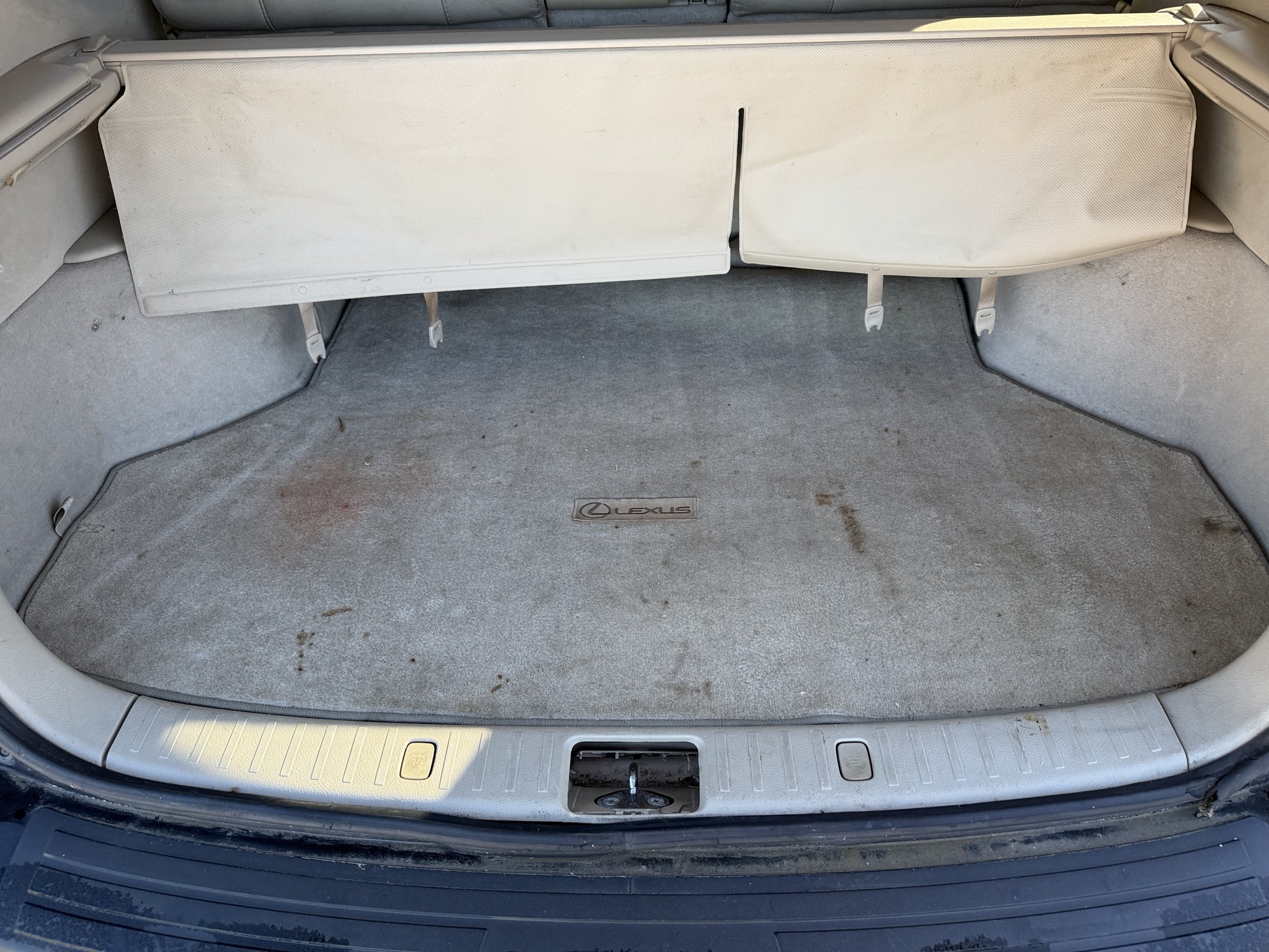 2007 lexus rx-350 awd with 368583 miles for sale near Elk River, Minnesota 106621_26_trunk.jpg