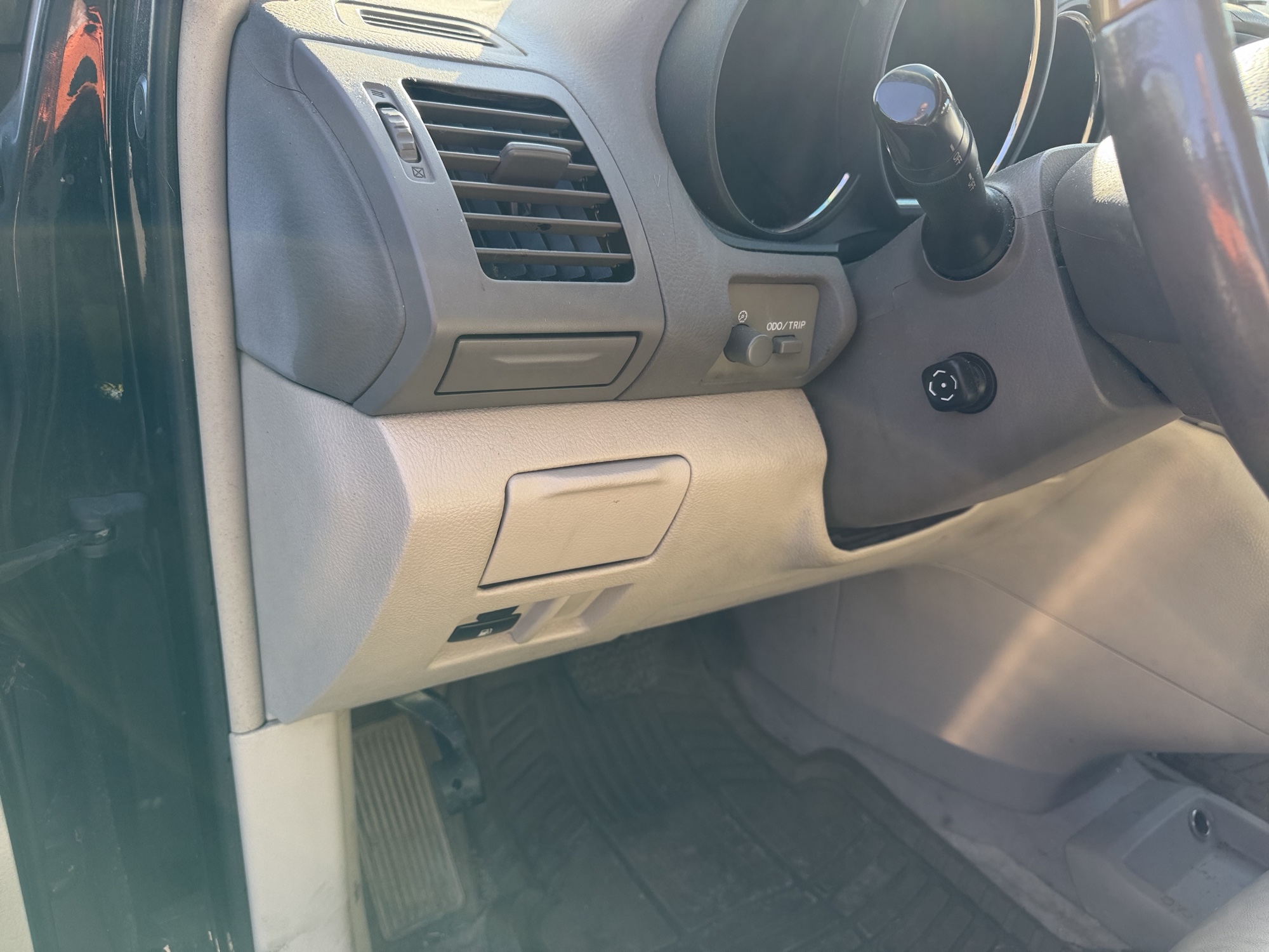 2007 lexus rx-350 awd with 368583 miles for sale near Elk River, Minnesota 106621_37_left_of_steering_wheel.jpg