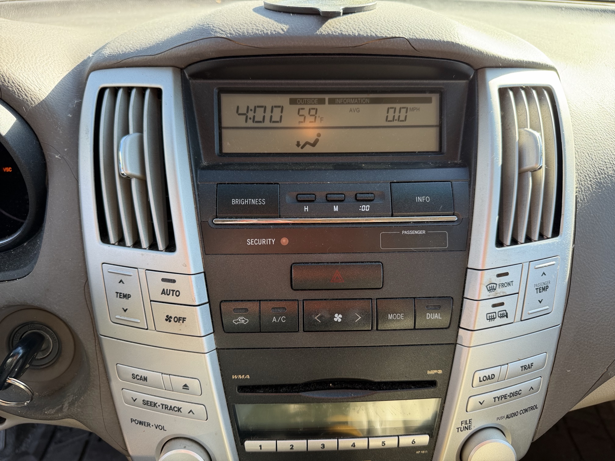2007 lexus rx-350 awd with 368583 miles for sale near Elk River, Minnesota 106621_39_radio_closeup.jpg