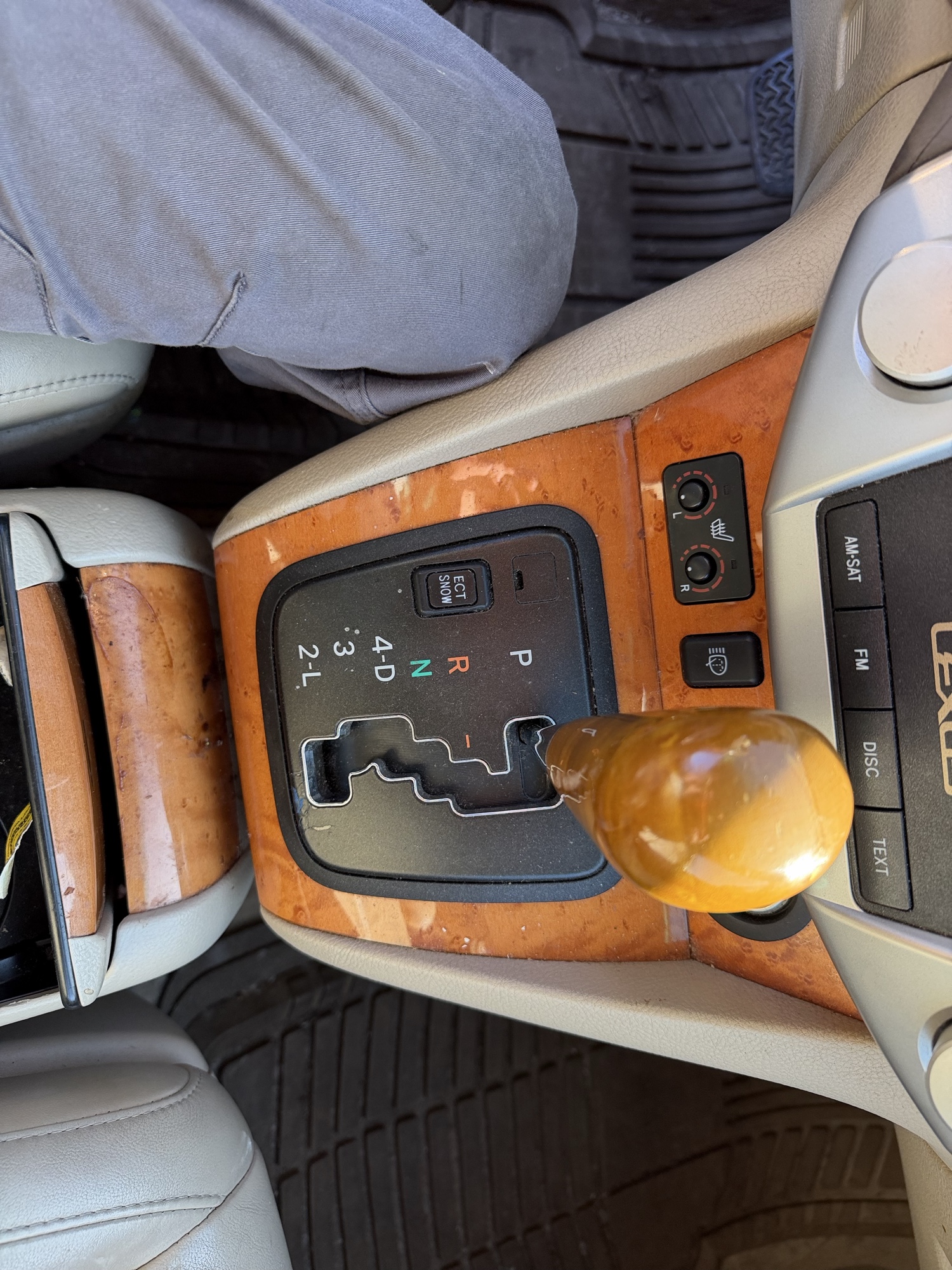 2007 lexus rx-350 awd with 368583 miles for sale near Elk River, Minnesota 106621_41_shifter.jpg