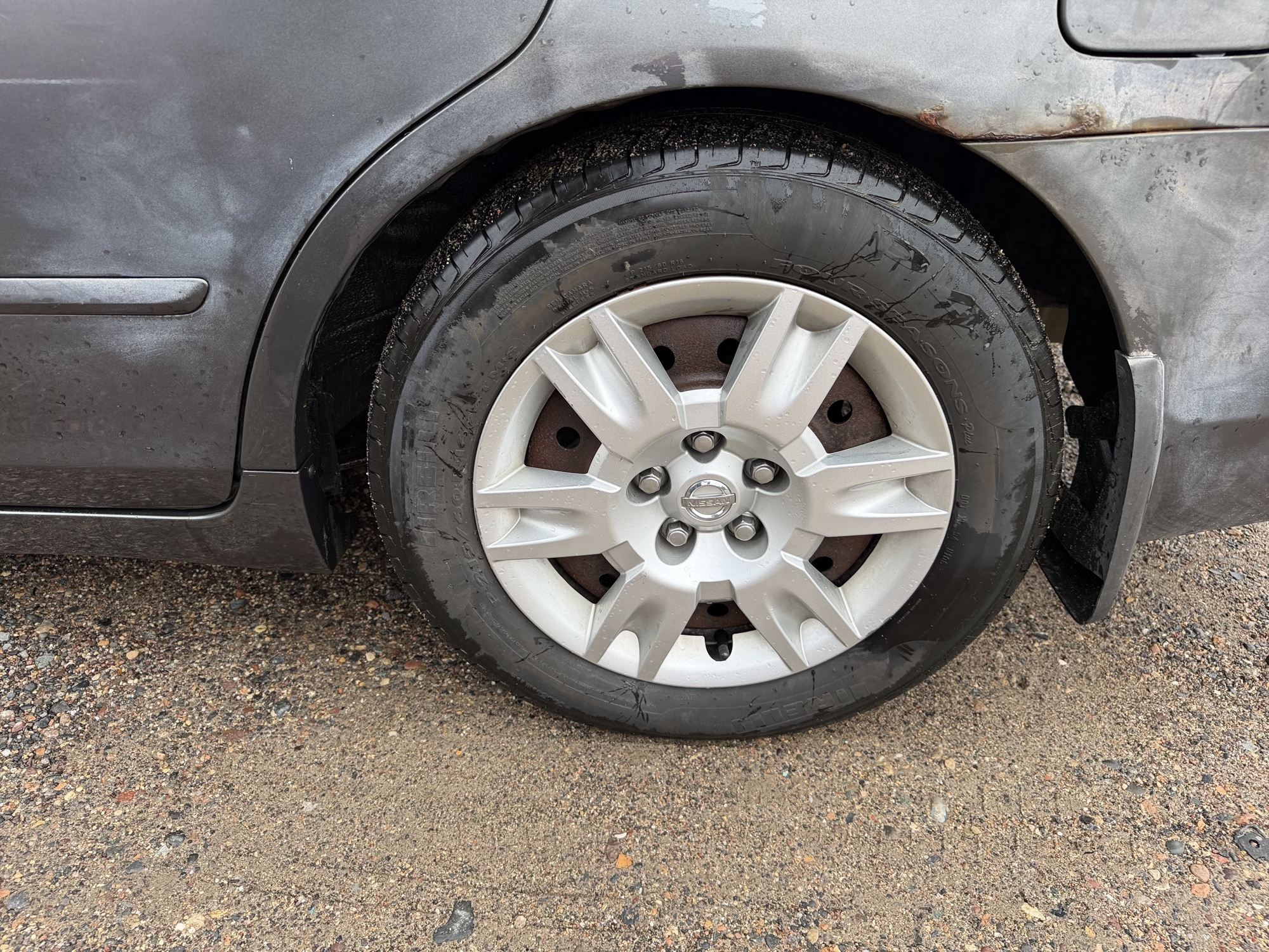 2005 nissan altima 2.5 with 177729 miles for sale near Elk River, Minnesota 106623_13_rear_drv_wheel.jpg