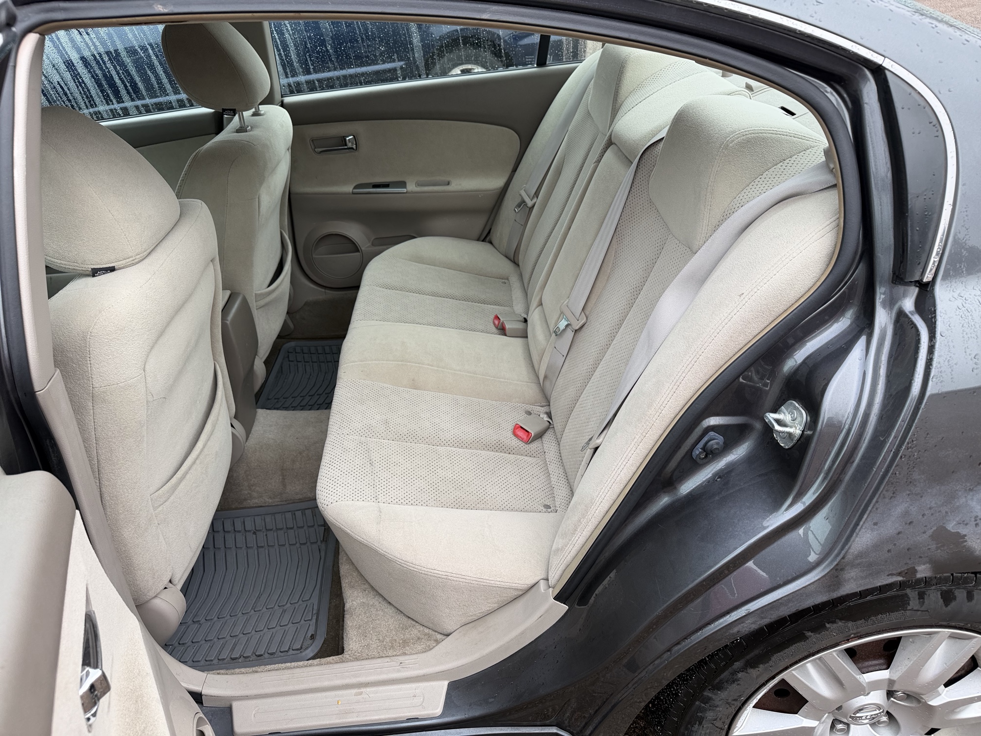 2005 nissan altima 2.5 with 177729 miles for sale near Elk River, Minnesota 106623_24_drv_rear_seat.jpg