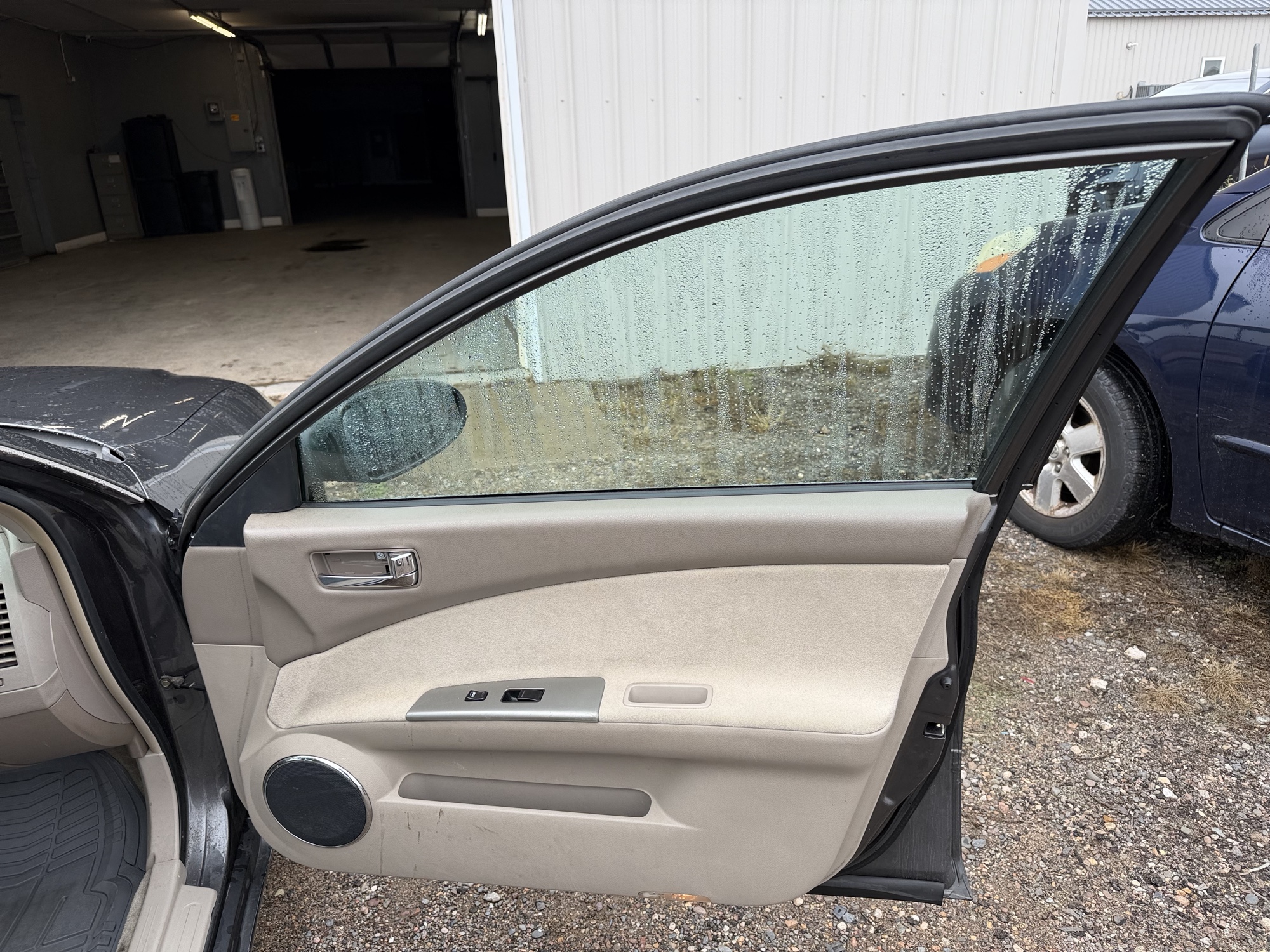2005 nissan altima 2.5 with 177729 miles for sale near Elk River, Minnesota 106623_32_passenger_door_panel.jpg
