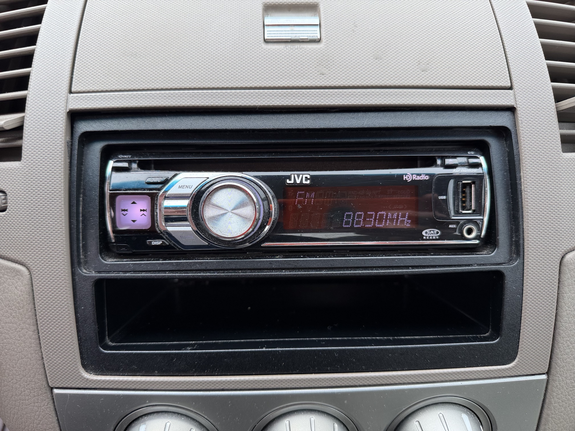 2005 nissan altima 2.5 with 177729 miles for sale near Elk River, Minnesota 106623_39_radio_closeup.jpg