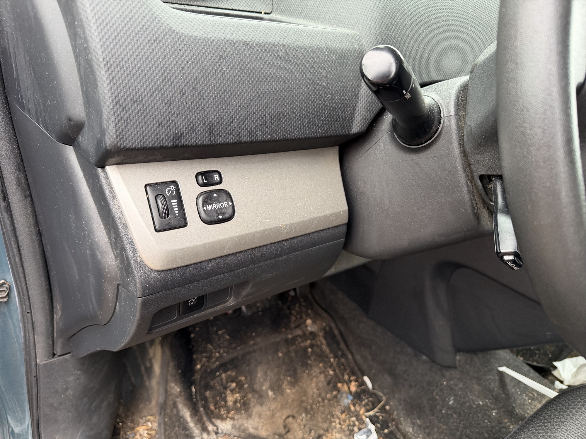 2008 scion xb wagon with 181235 miles for sale near Elk River, Minnesota 106624_37_left_of_steering_wheel.jpg