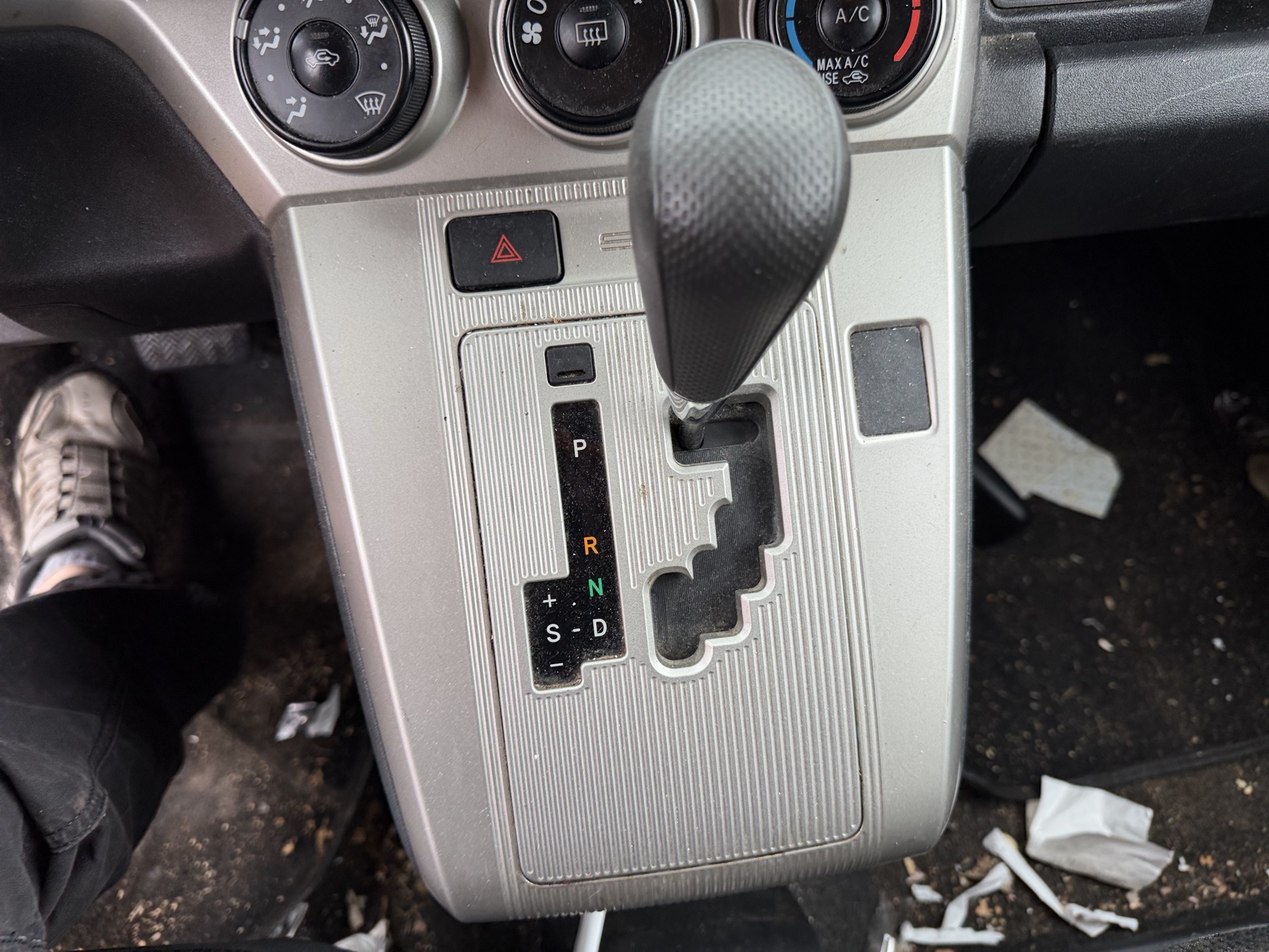 2008 scion xb wagon with 181235 miles for sale near Elk River, Minnesota 106624_41_shifter.jpg