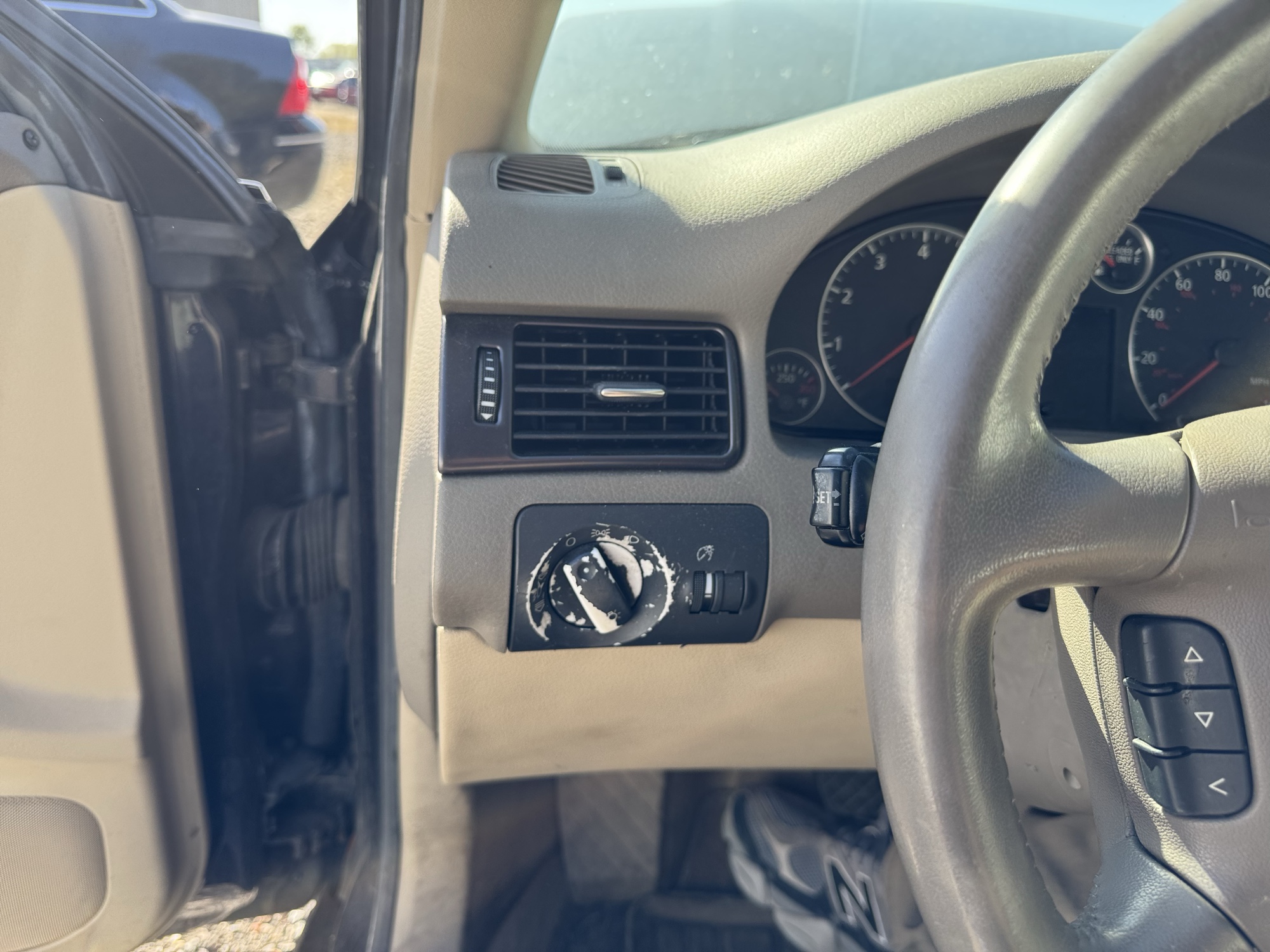 2003 audi a6 3.0-with-tiptronic with 127913 miles for sale near Elk River, Minnesota 106625_37_left_of_steering_wheel.jpg