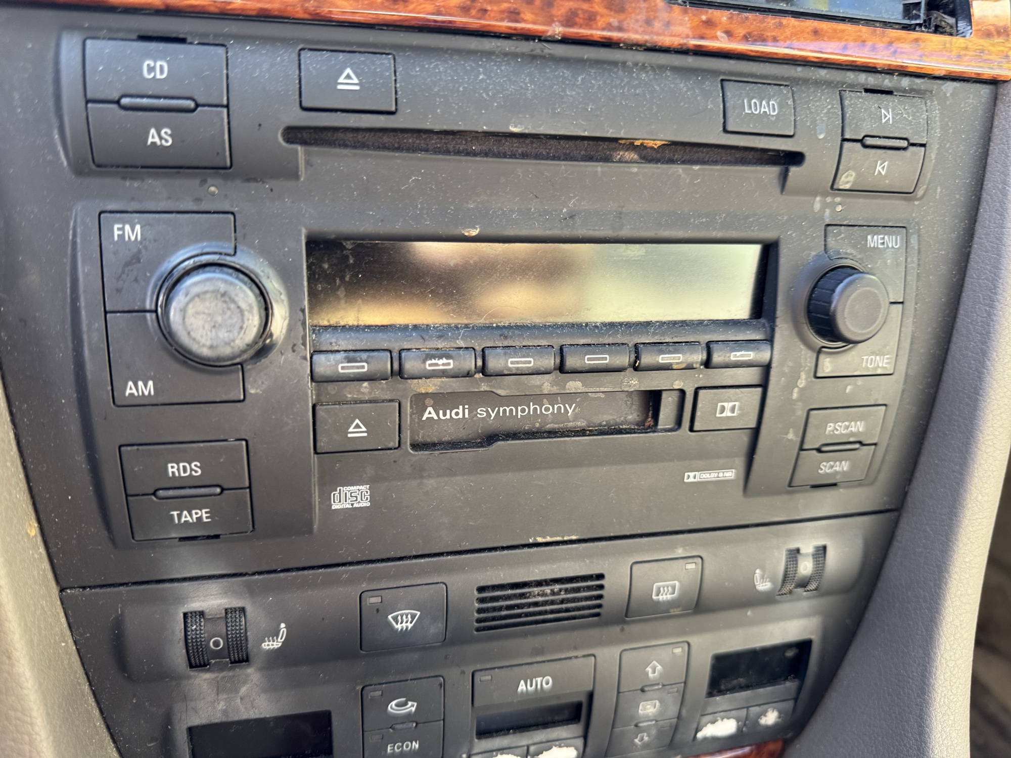 2003 audi a6 3.0-with-tiptronic with 127913 miles for sale near Elk River, Minnesota 106625_39_radio_closeup.jpg